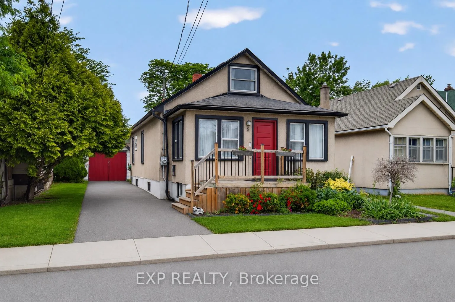 Photo 2 of 5 Elberta Street, St. Catharines, Facer — HOMEH