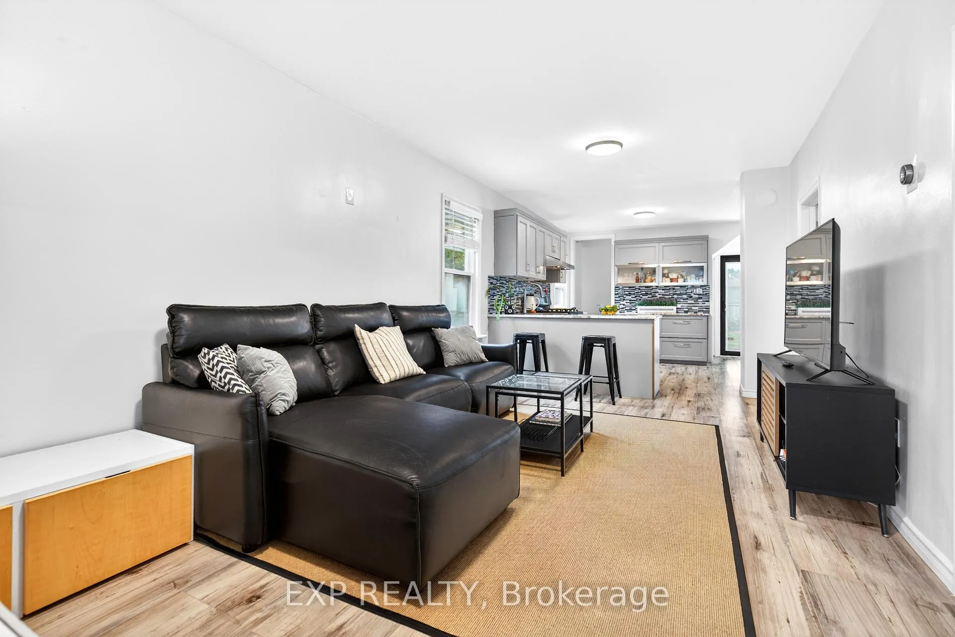 Photo 10 of 5 Elberta Street, St. Catharines, Facer — HOMEH