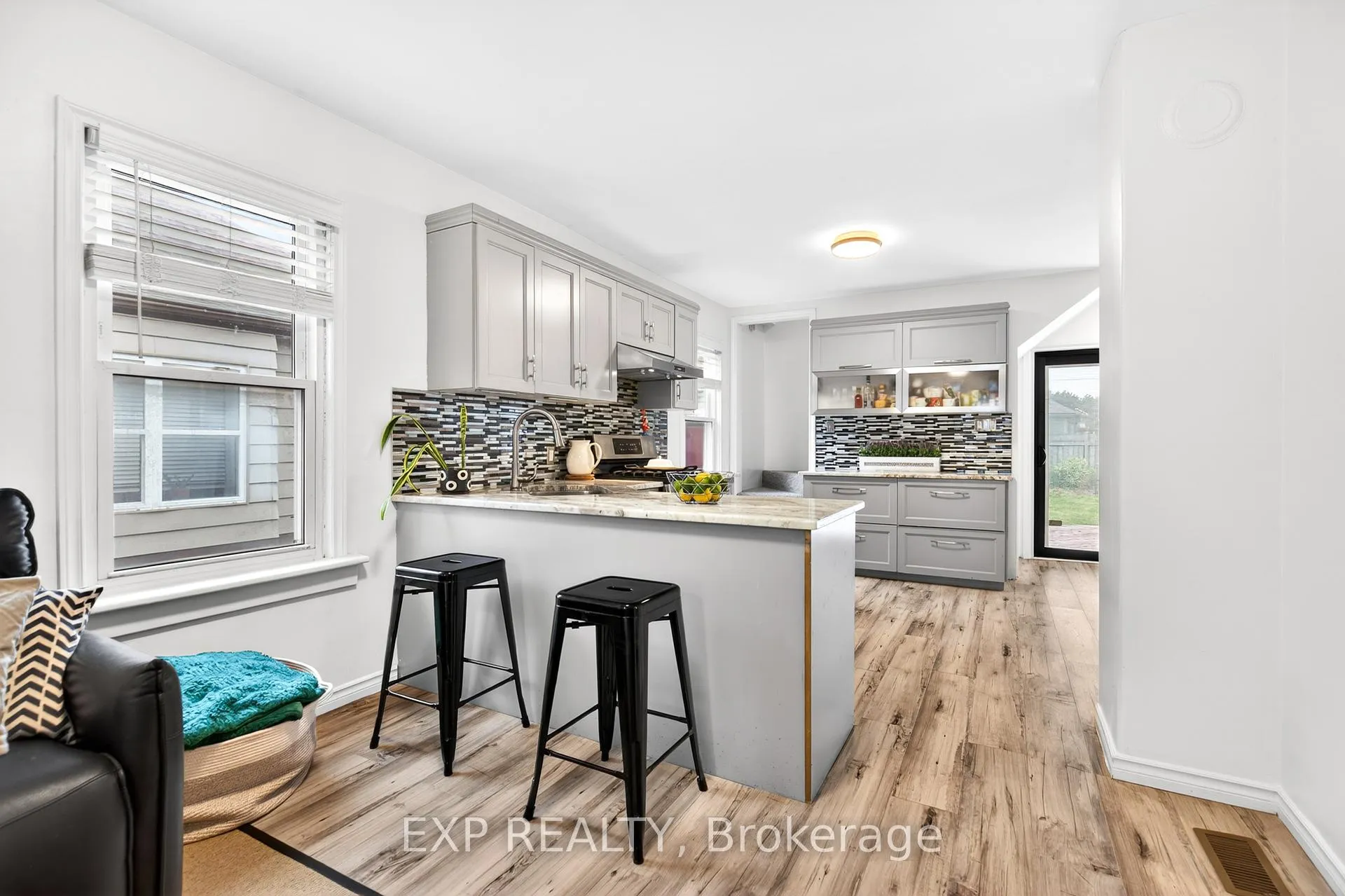 Photo 12 of 5 Elberta Street, St. Catharines, Facer — HOMEH