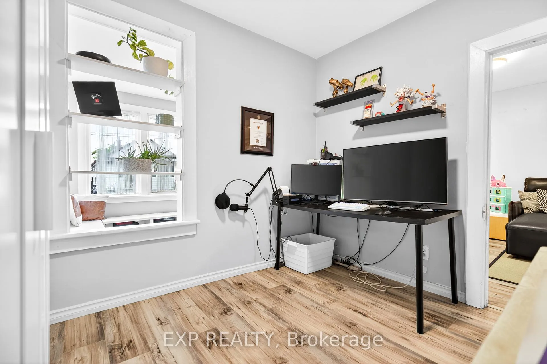 Photo 21 of 5 Elberta Street, St. Catharines, Facer — HOMEH
