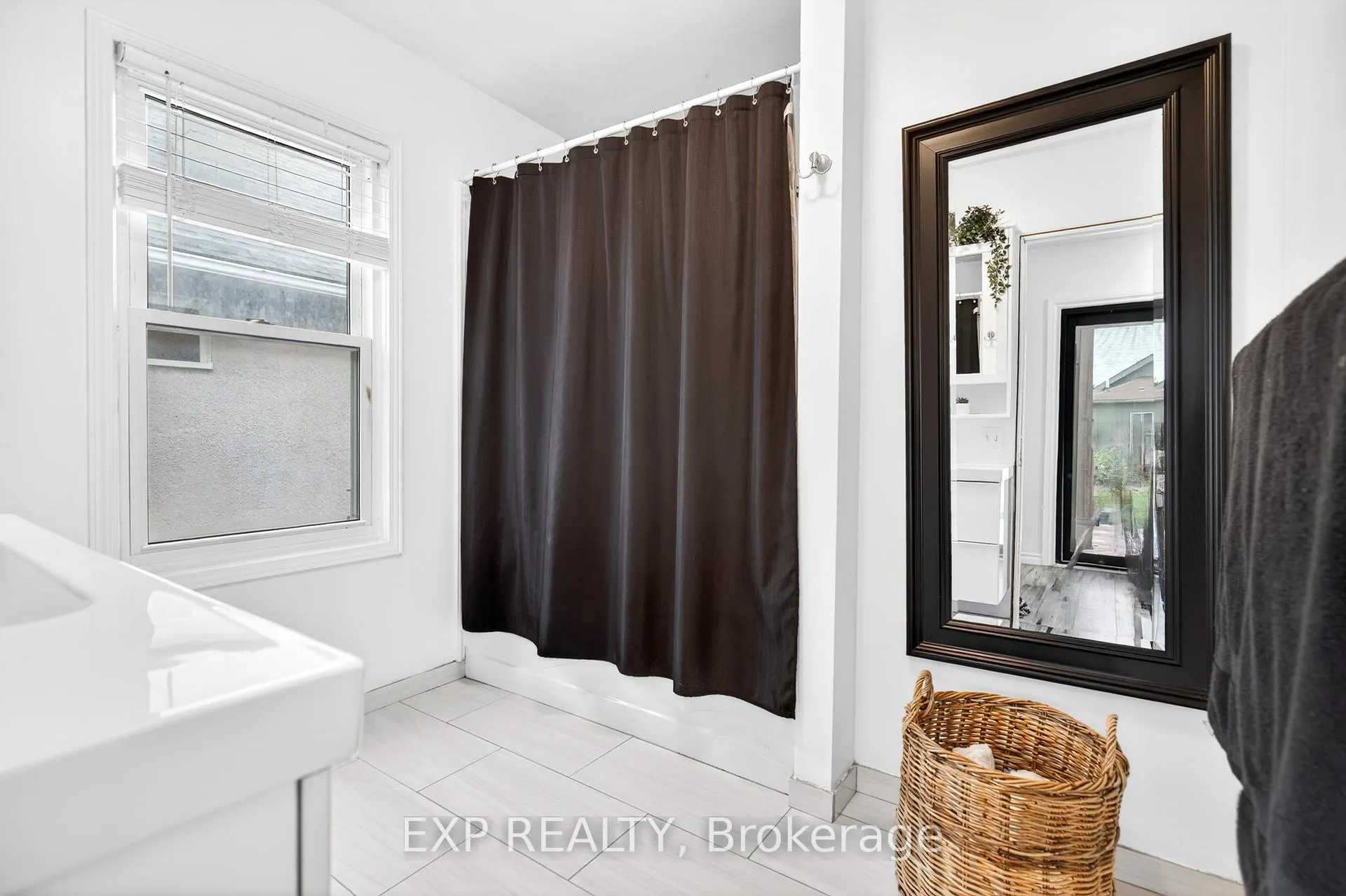 Photo 29 of 5 Elberta Street, St. Catharines, Facer — HOMEH