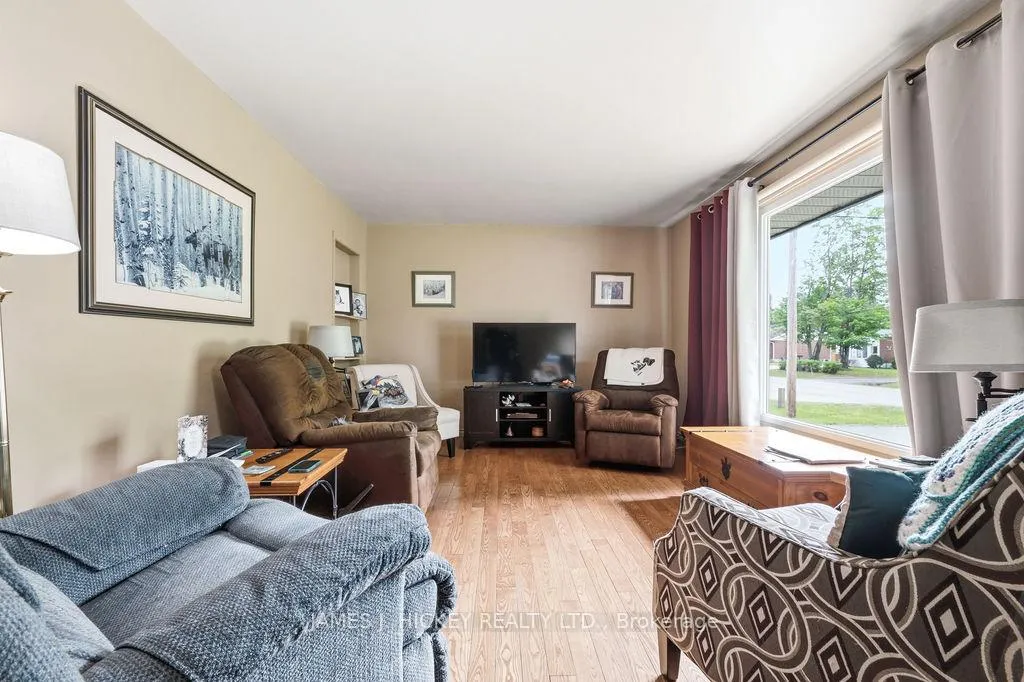Photo 13 of 23 Thomas Street, Deep River — HOMEH