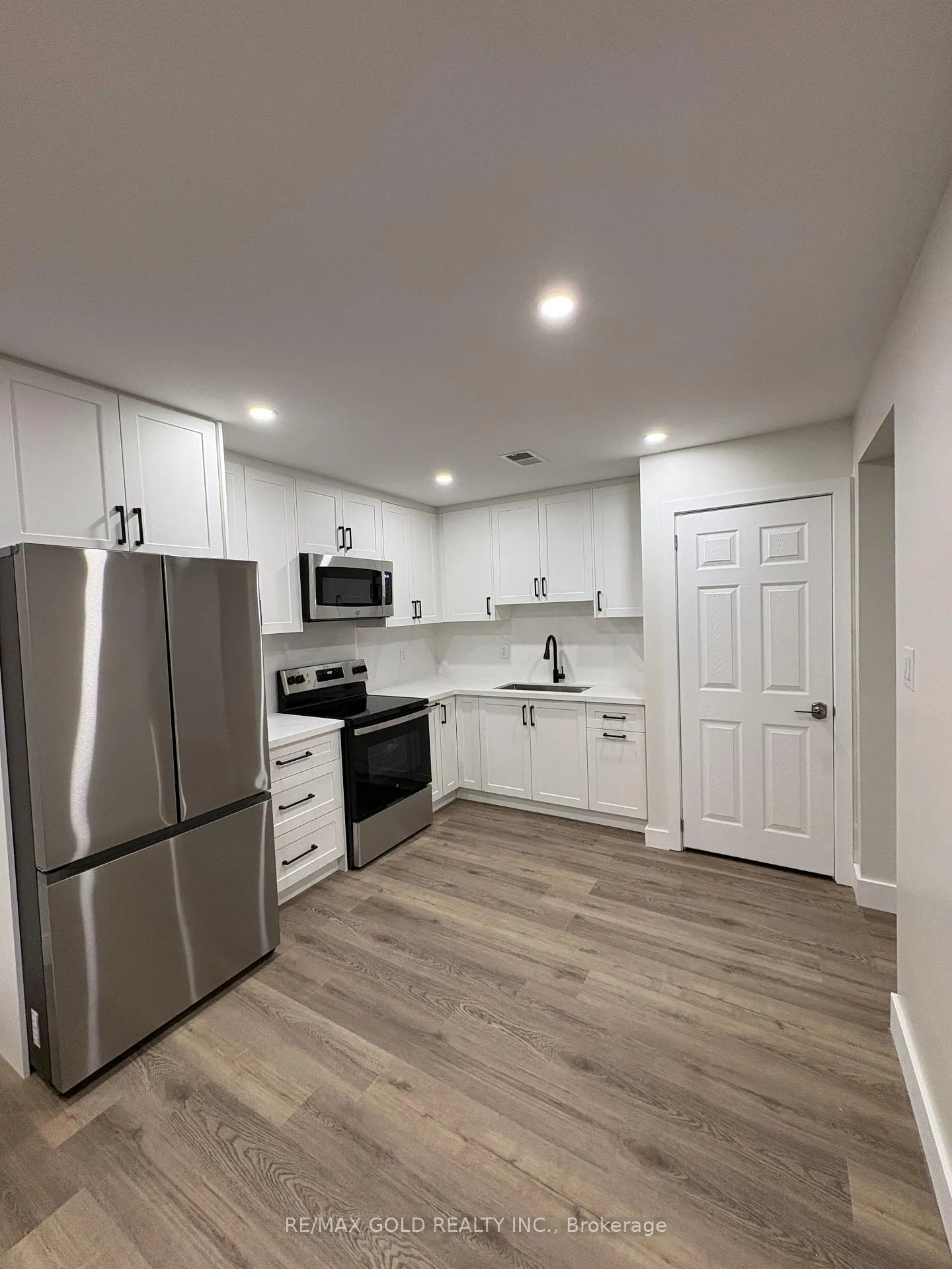 Photo 1 of Unit bsmt, 145 Riverhead Drive, Etobicoke, Rexdale-Kipling — HOMEH