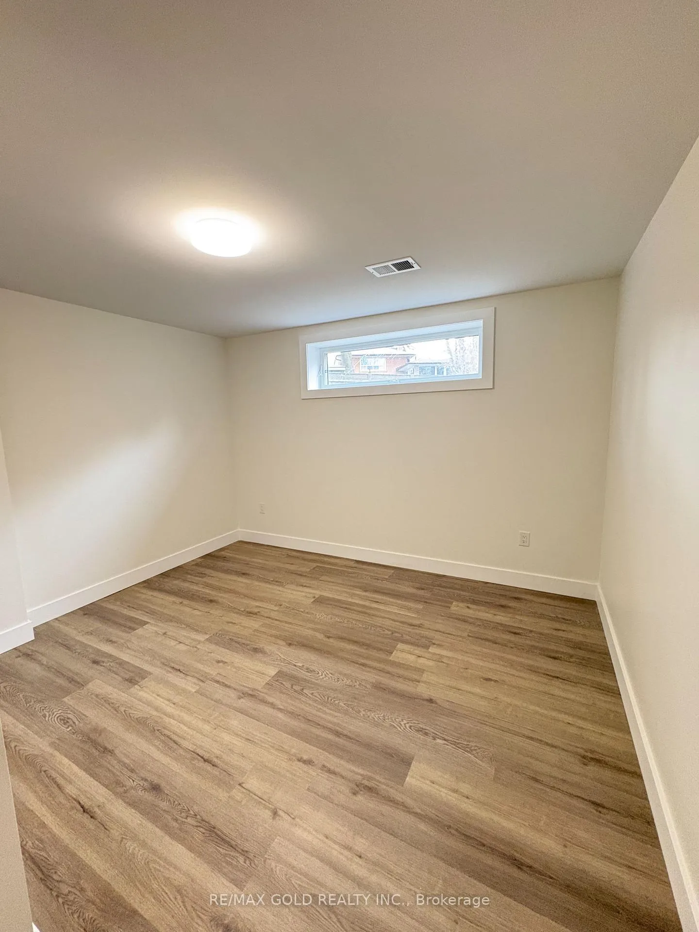 Photo 3 of Unit bsmt, 145 Riverhead Drive, Etobicoke, Rexdale-Kipling — HOMEH