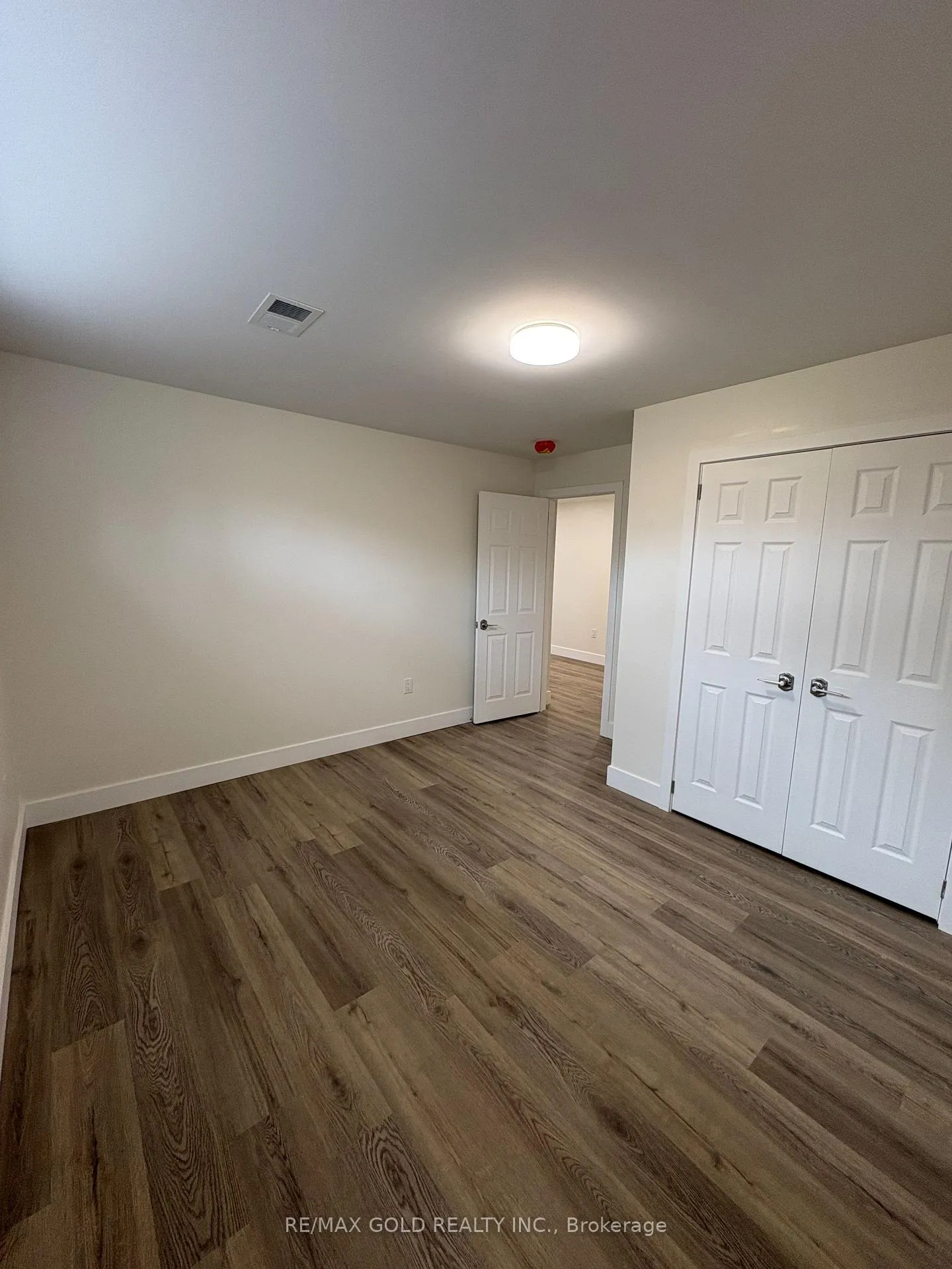 Photo 5 of Unit bsmt, 145 Riverhead Drive, Etobicoke, Rexdale-Kipling — HOMEH