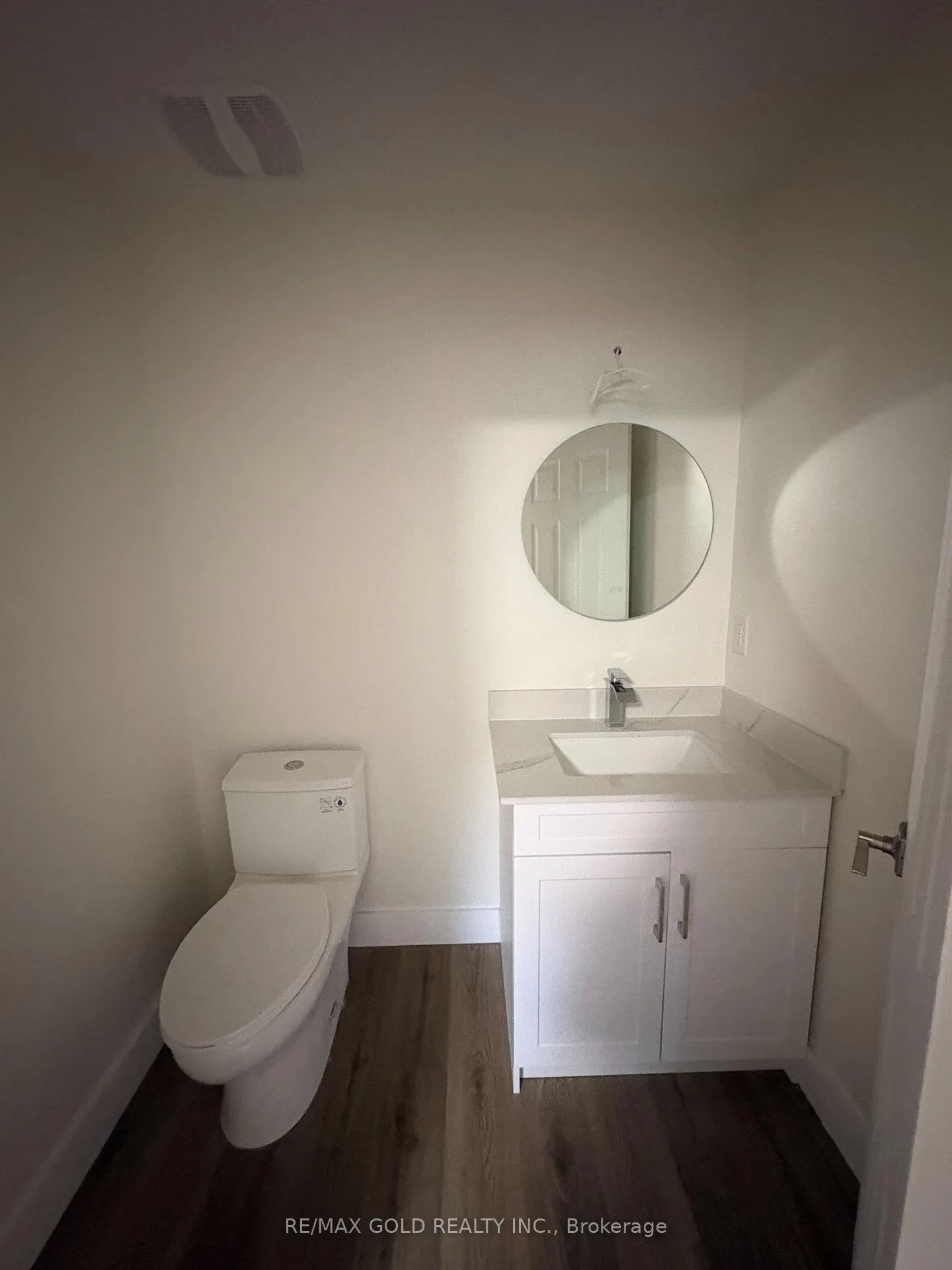 Photo 10 of Unit bsmt, 145 Riverhead Drive, Etobicoke, Rexdale-Kipling — HOMEH