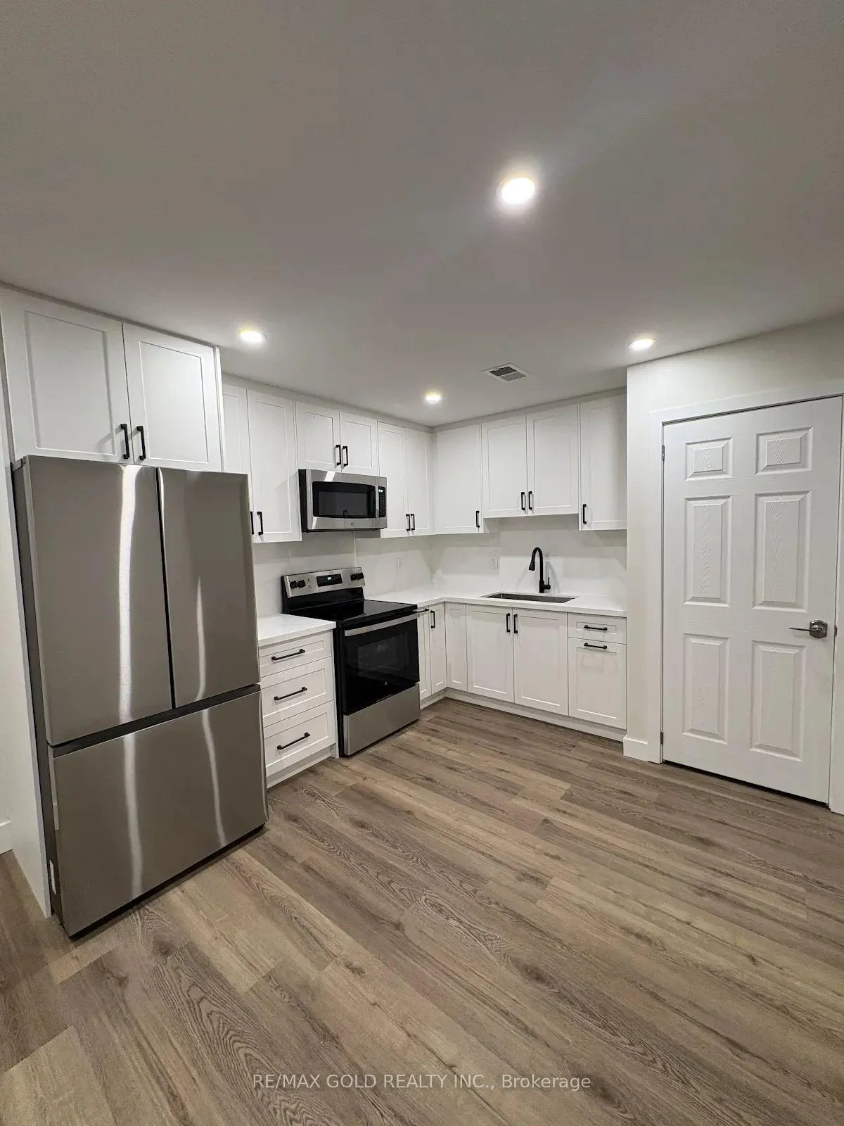 Photo 11 of Unit bsmt, 145 Riverhead Drive, Etobicoke, Rexdale-Kipling — HOMEH
