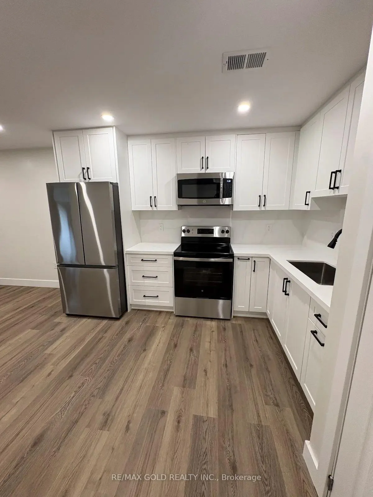 Photo 14 of Unit bsmt, 145 Riverhead Drive, Etobicoke, Rexdale-Kipling — HOMEH