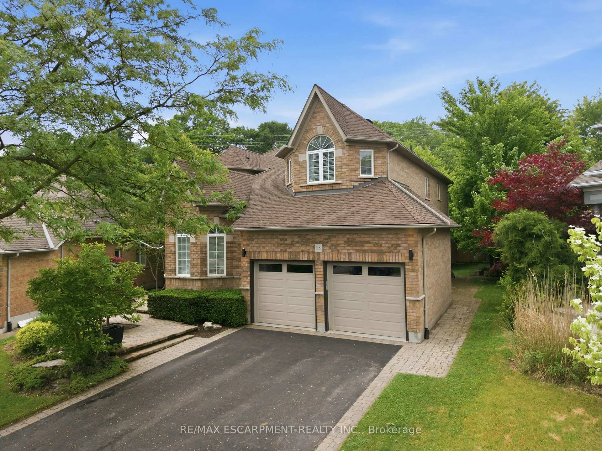 Photo 2 of 58 Anderson Court, Hamilton, Ancaster — HOMEH