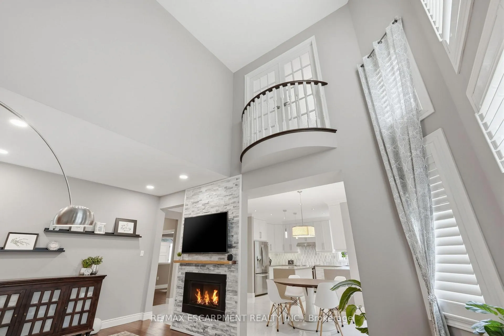 Photo 7 of 58 Anderson Court, Hamilton, Ancaster — HOMEH
