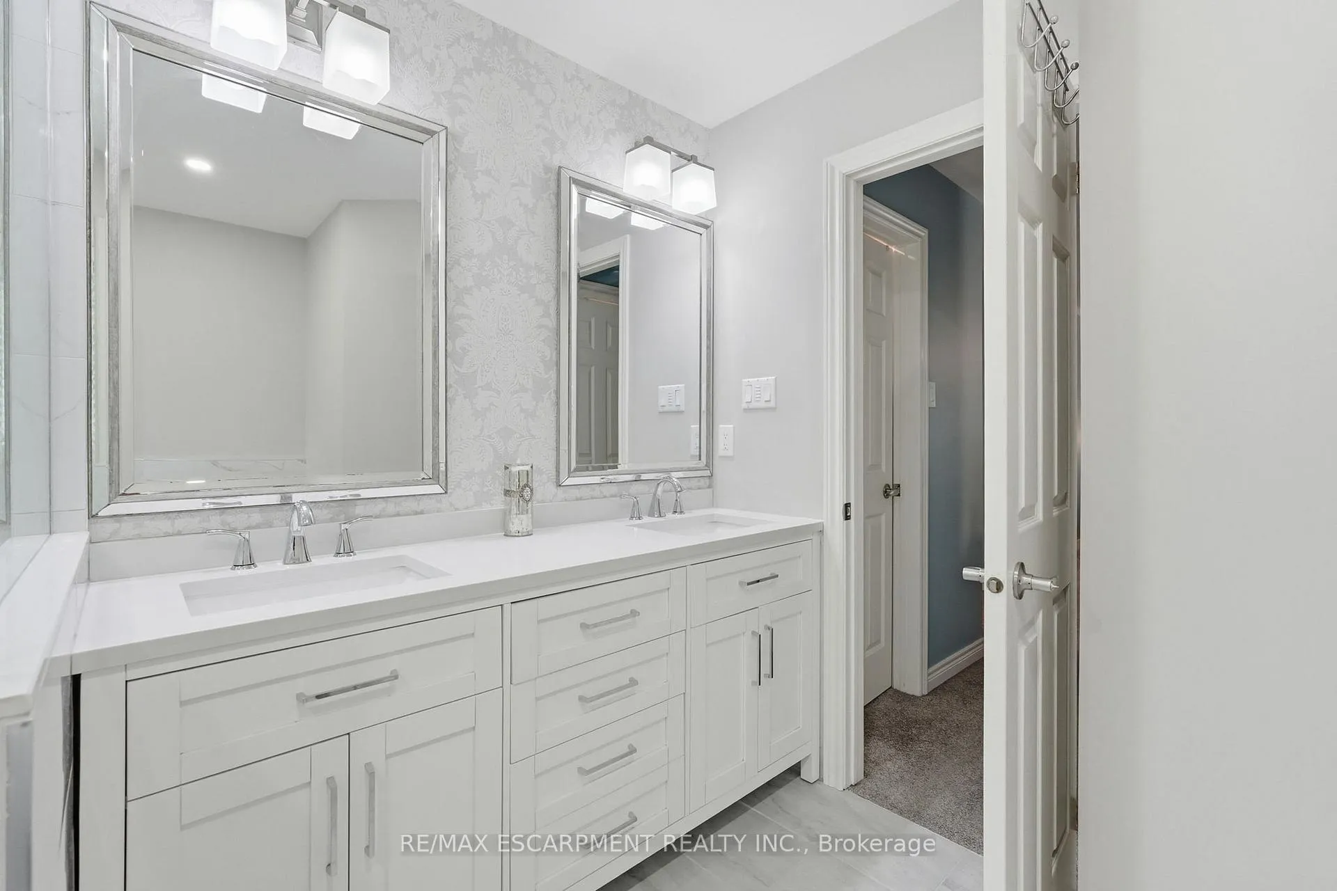 Photo 28 of 58 Anderson Court, Hamilton, Ancaster — HOMEH