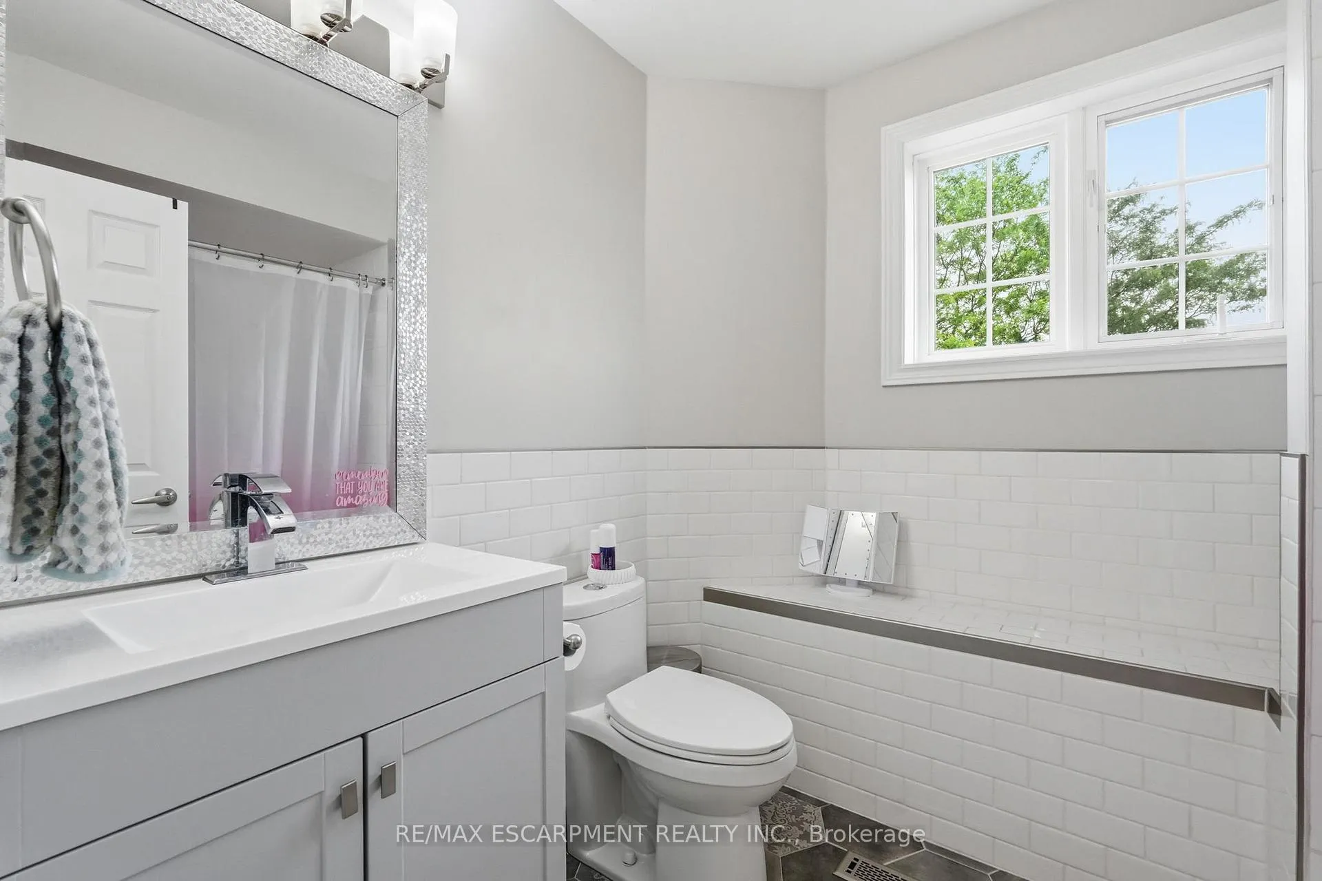 Photo 32 of 58 Anderson Court, Hamilton, Ancaster — HOMEH
