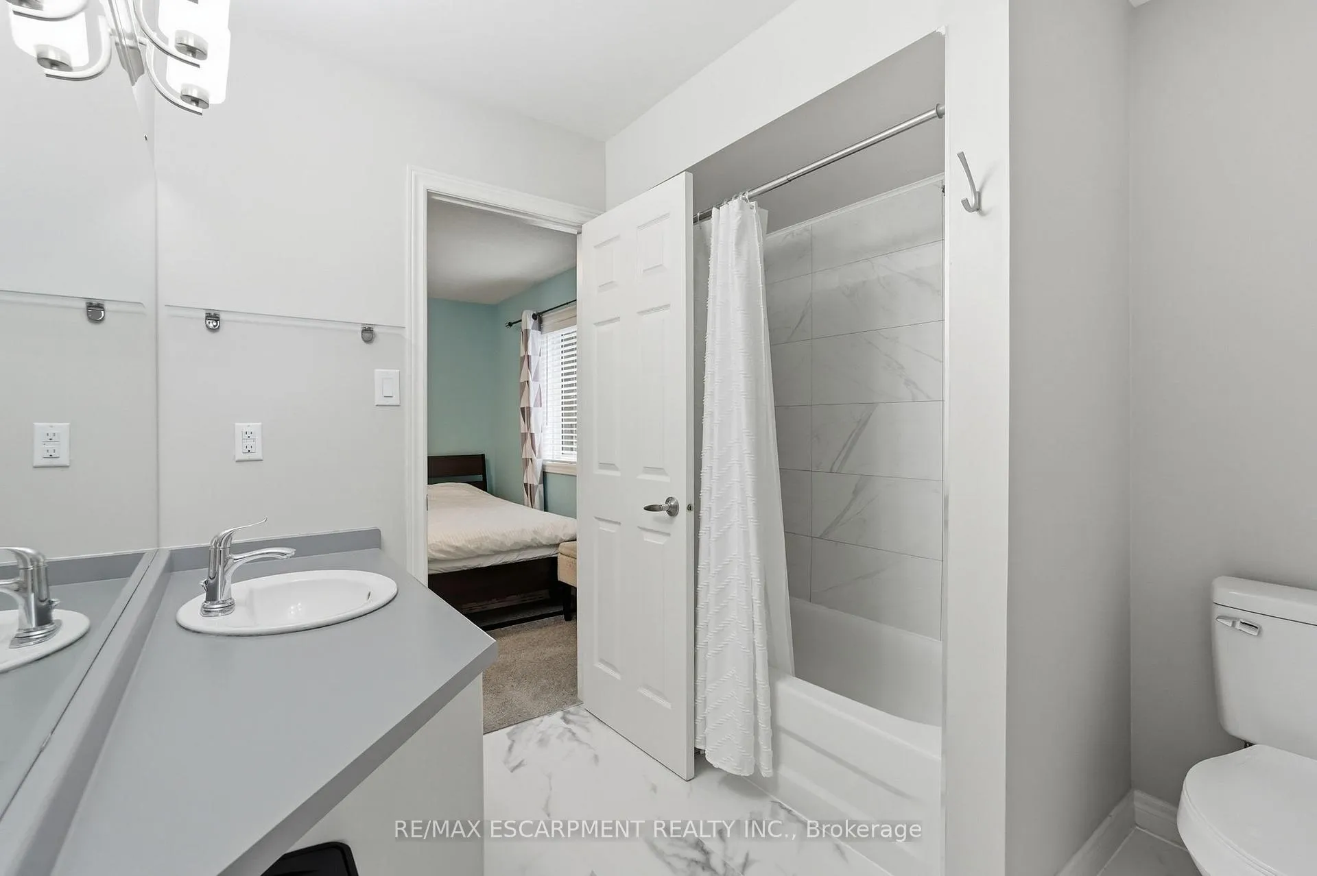 Photo 35 of 58 Anderson Court, Hamilton, Ancaster — HOMEH