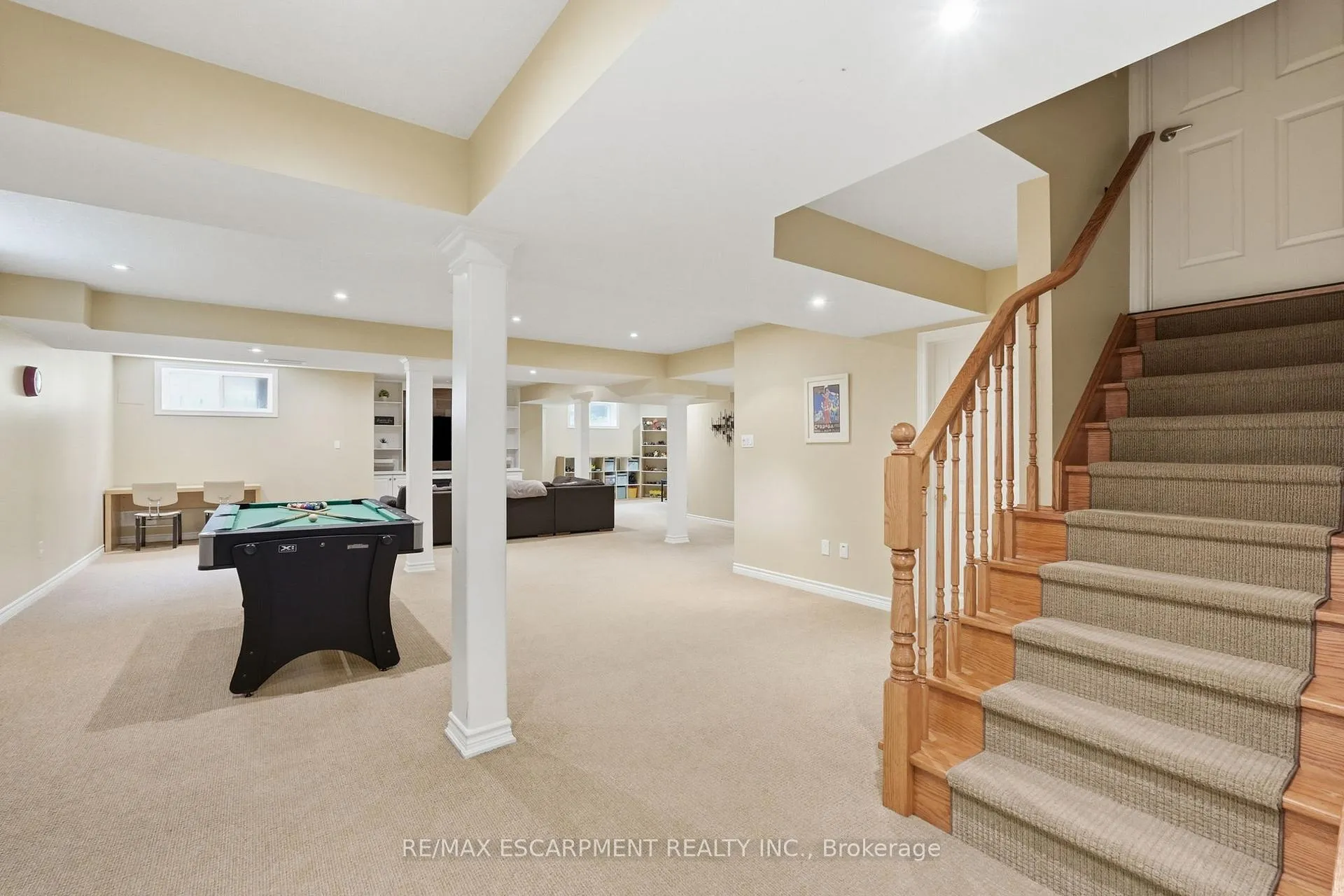 Photo 38 of 58 Anderson Court, Hamilton, Ancaster — HOMEH