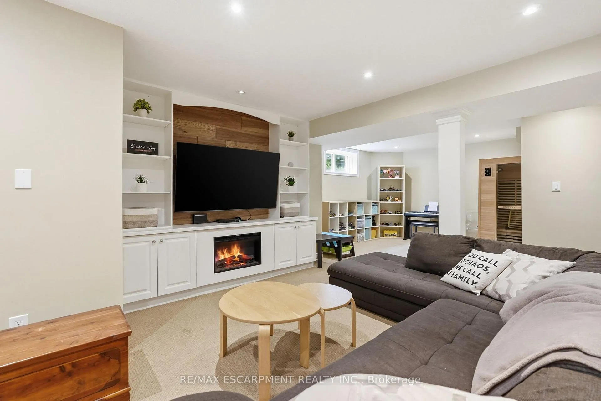 Photo 39 of 58 Anderson Court, Hamilton, Ancaster — HOMEH
