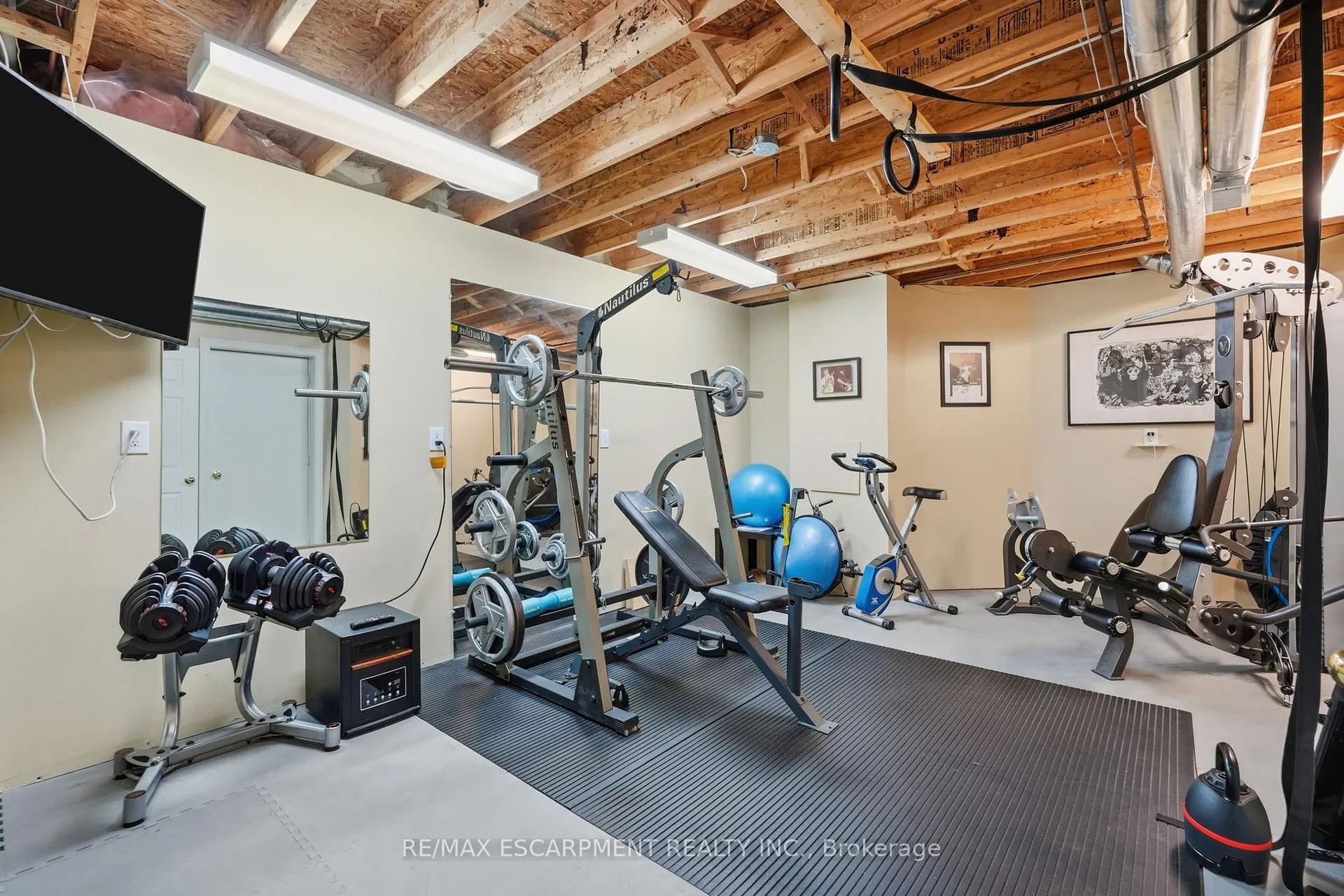 Photo 41 of 58 Anderson Court, Hamilton, Ancaster — HOMEH