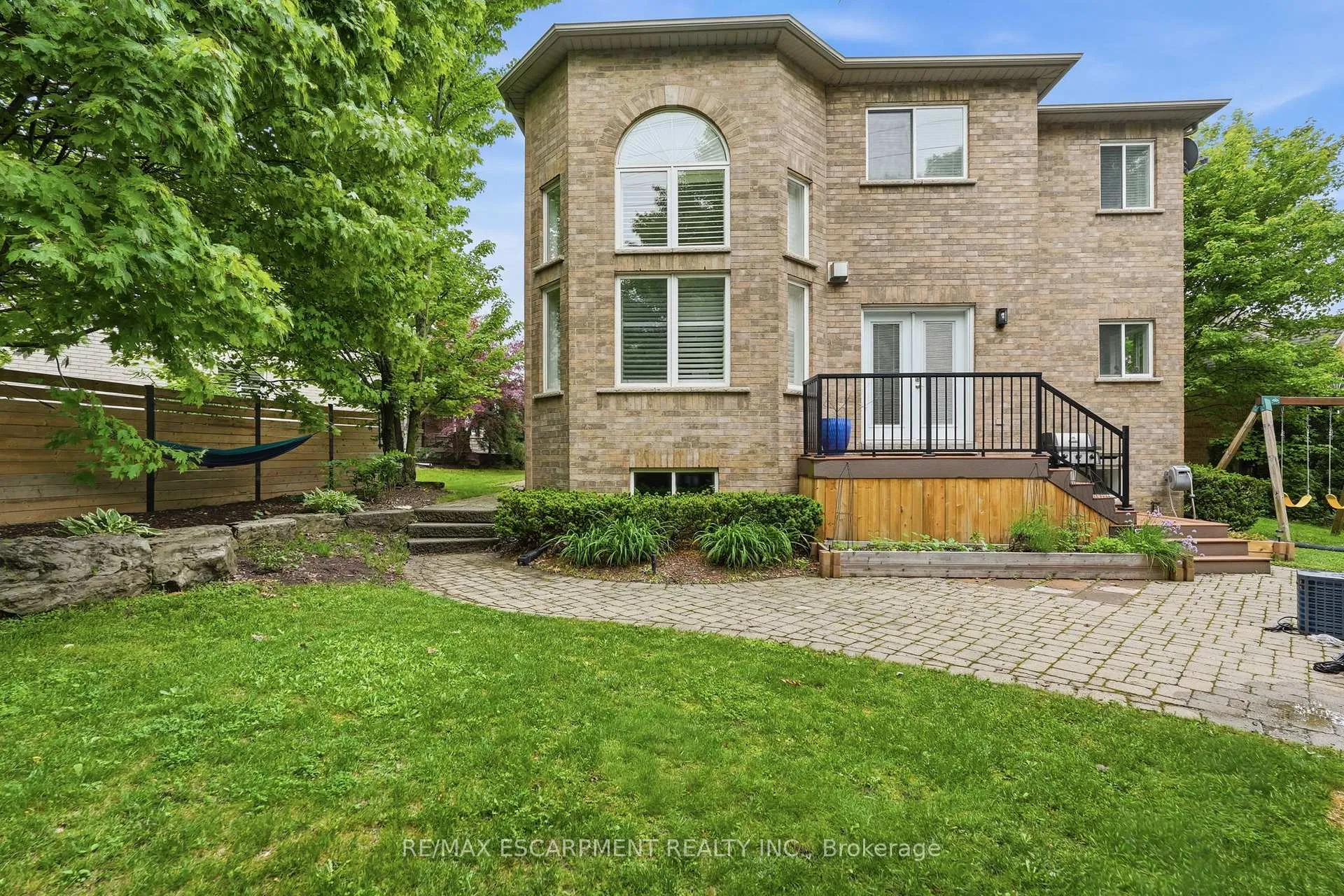 Photo 47 of 58 Anderson Court, Hamilton, Ancaster — HOMEH