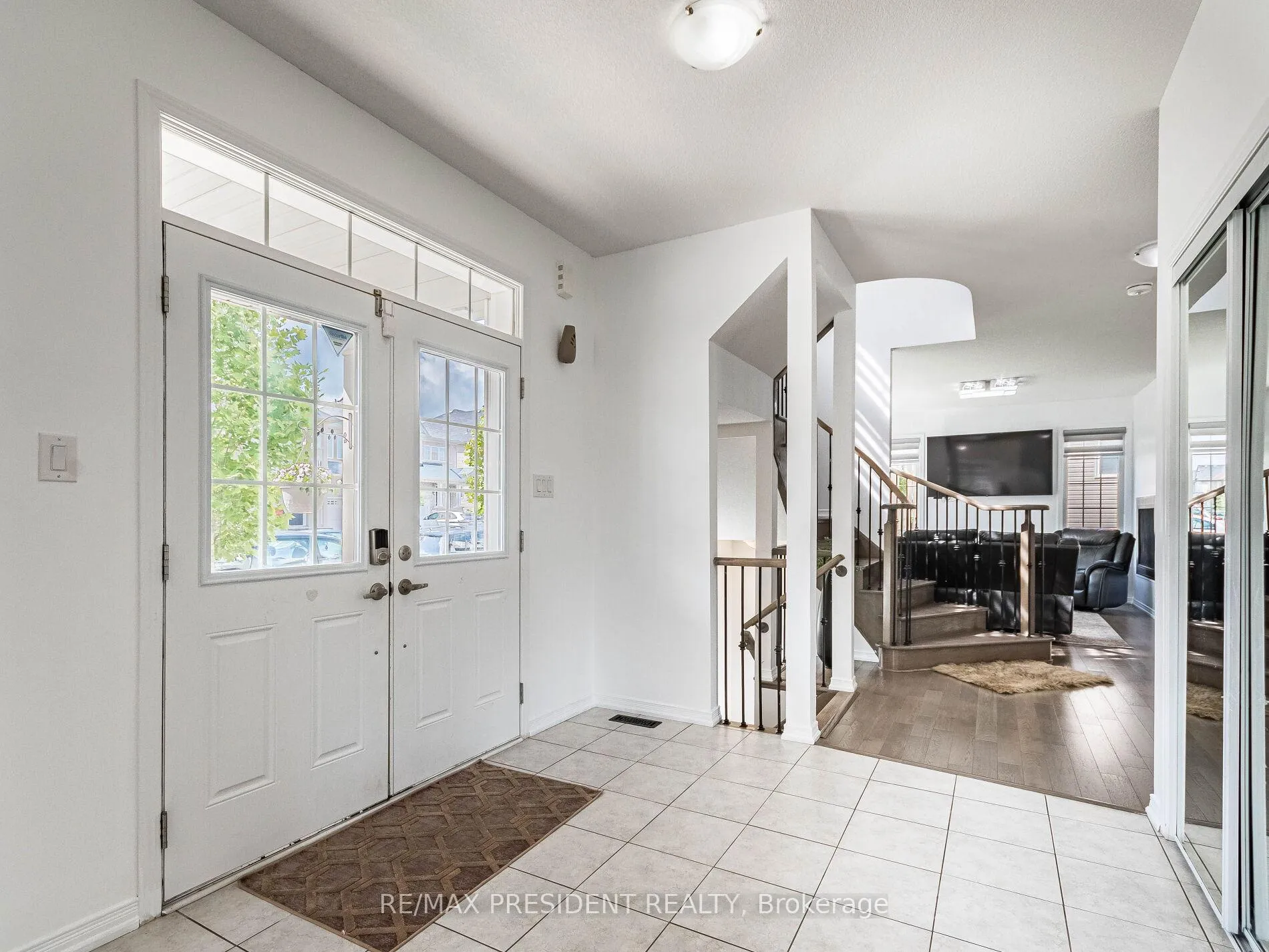 Photo 6 of 161 Munro Circle E, Brantford — HOMEH