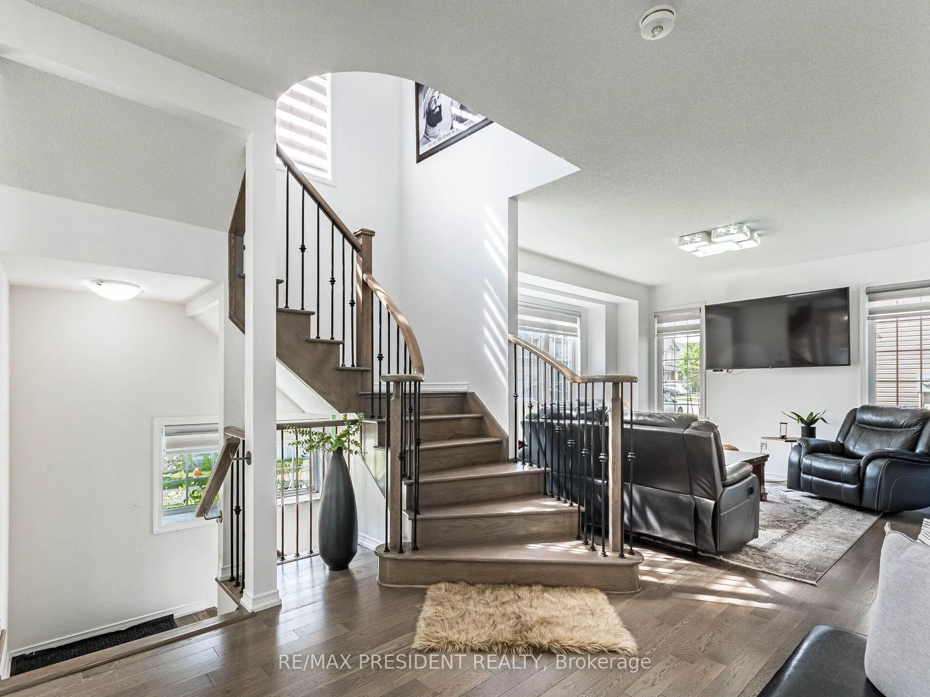 Photo 10 of 161 Munro Circle E, Brantford — HOMEH