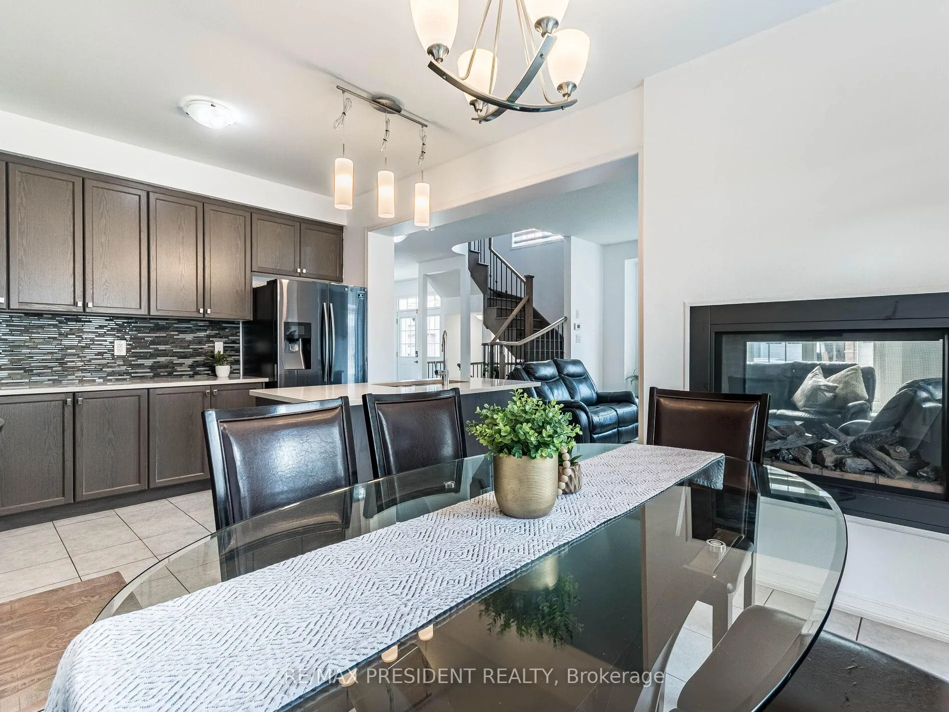 Photo 16 of 161 Munro Circle E, Brantford — HOMEH