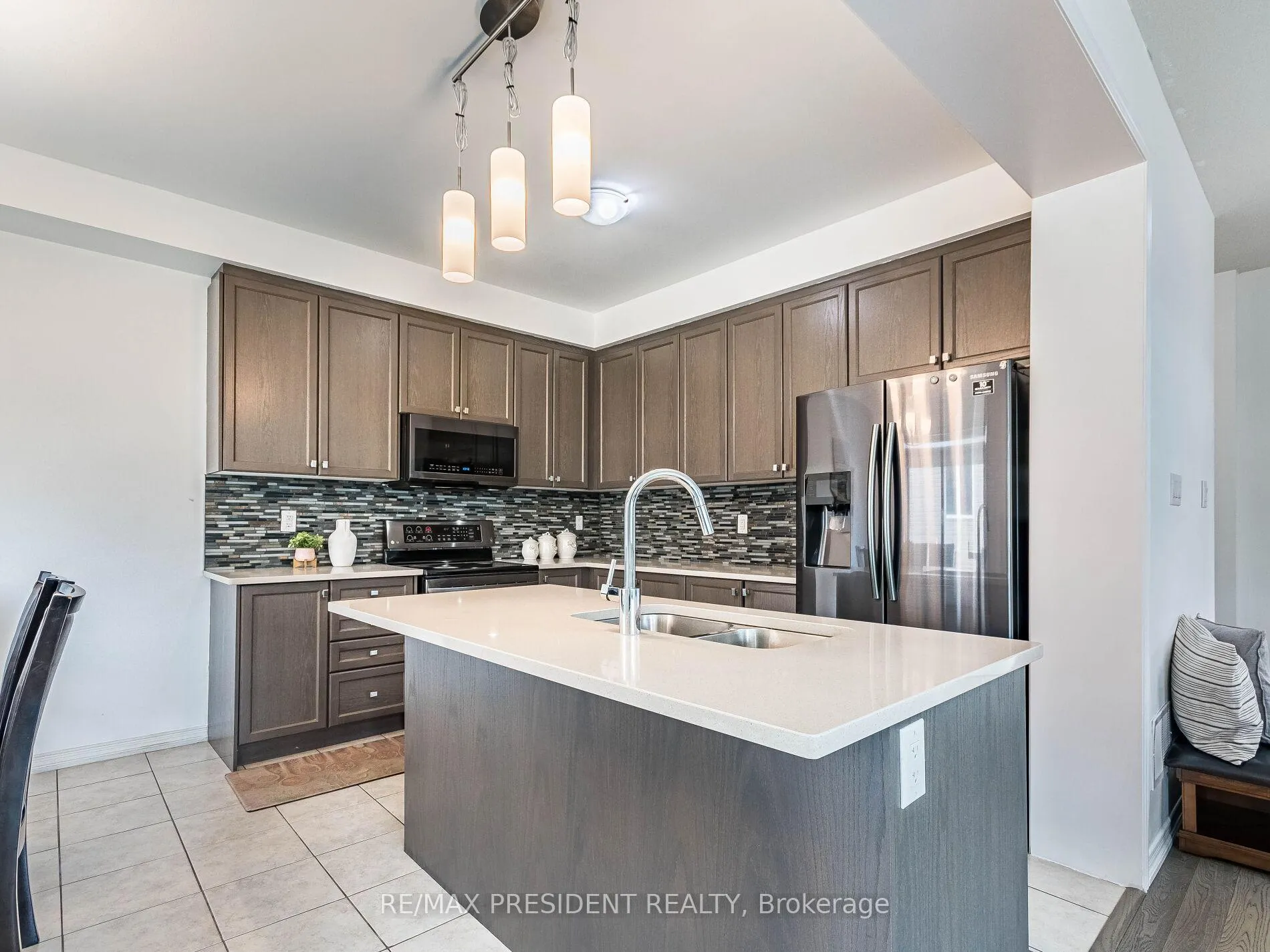 Photo 18 of 161 Munro Circle E, Brantford — HOMEH
