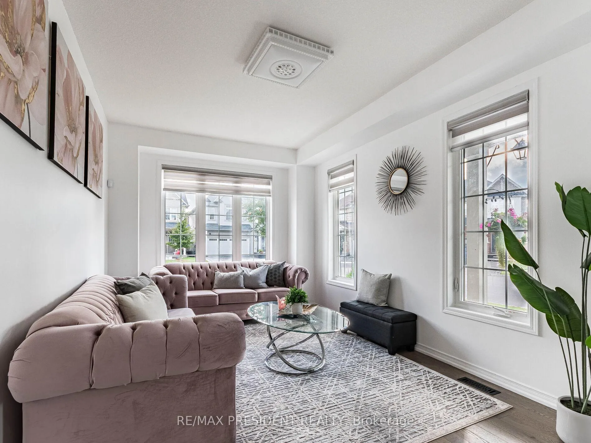 Photo 20 of 161 Munro Circle E, Brantford — HOMEH