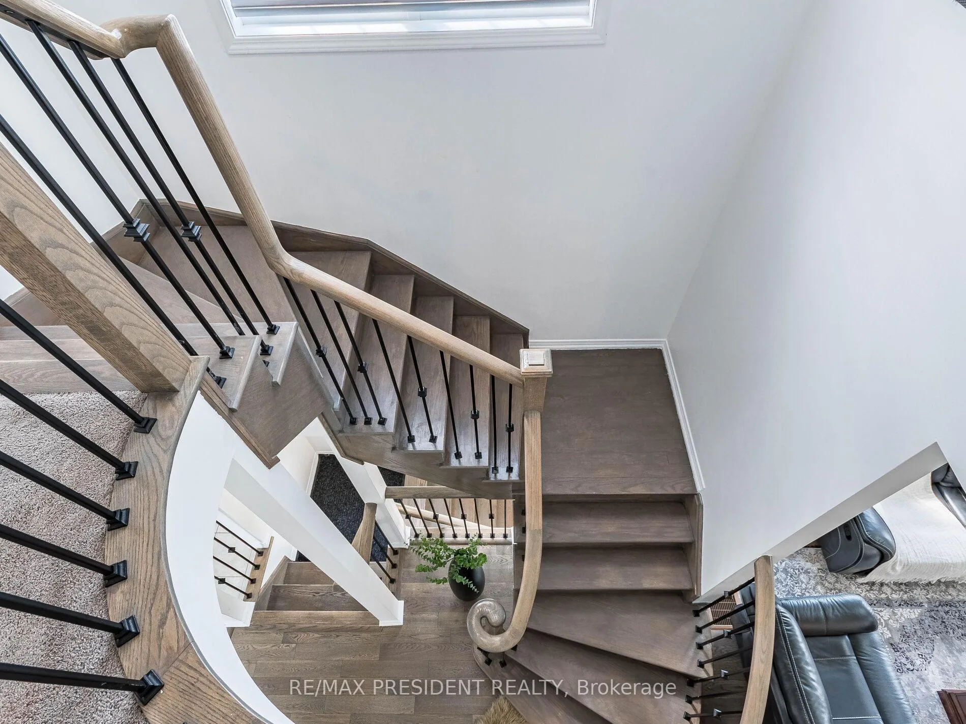 Photo 23 of 161 Munro Circle E, Brantford — HOMEH