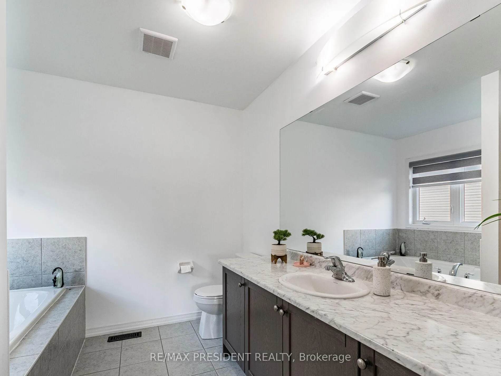 Photo 26 of 161 Munro Circle E, Brantford — HOMEH