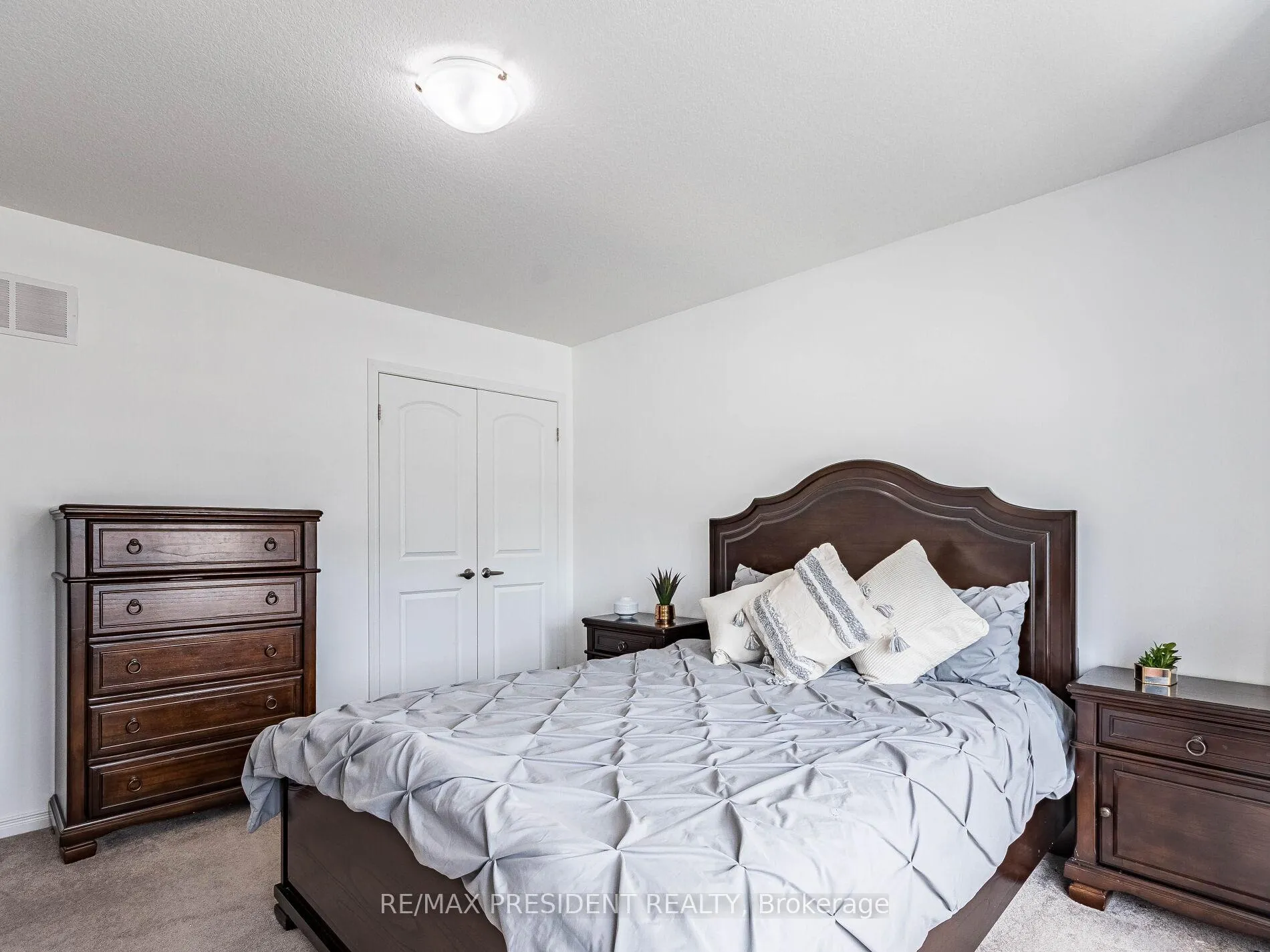 Photo 30 of 161 Munro Circle E, Brantford — HOMEH