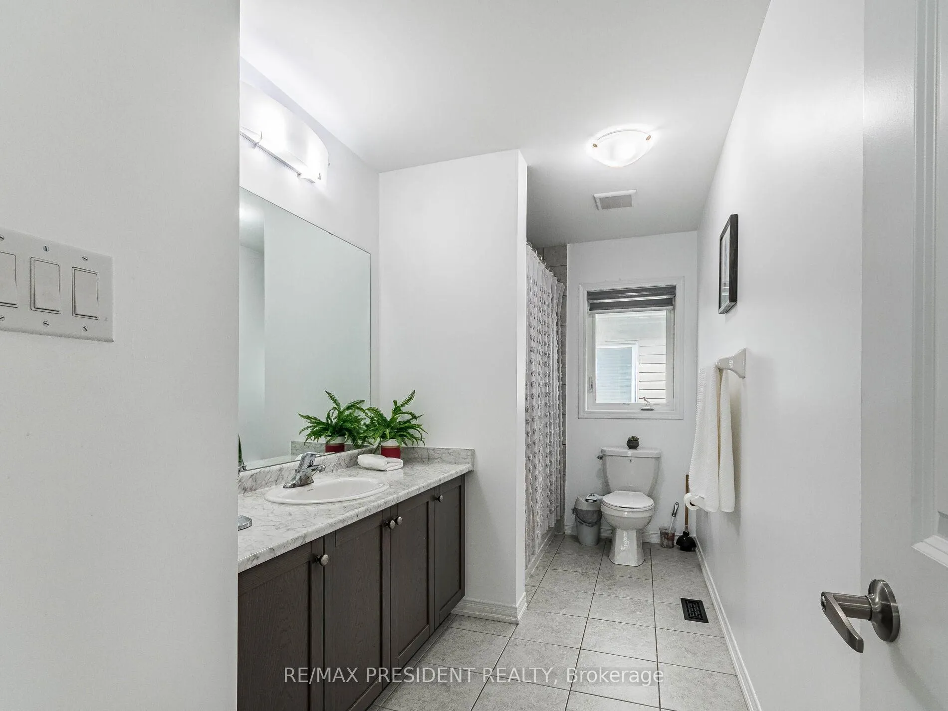 Photo 34 of 161 Munro Circle E, Brantford — HOMEH