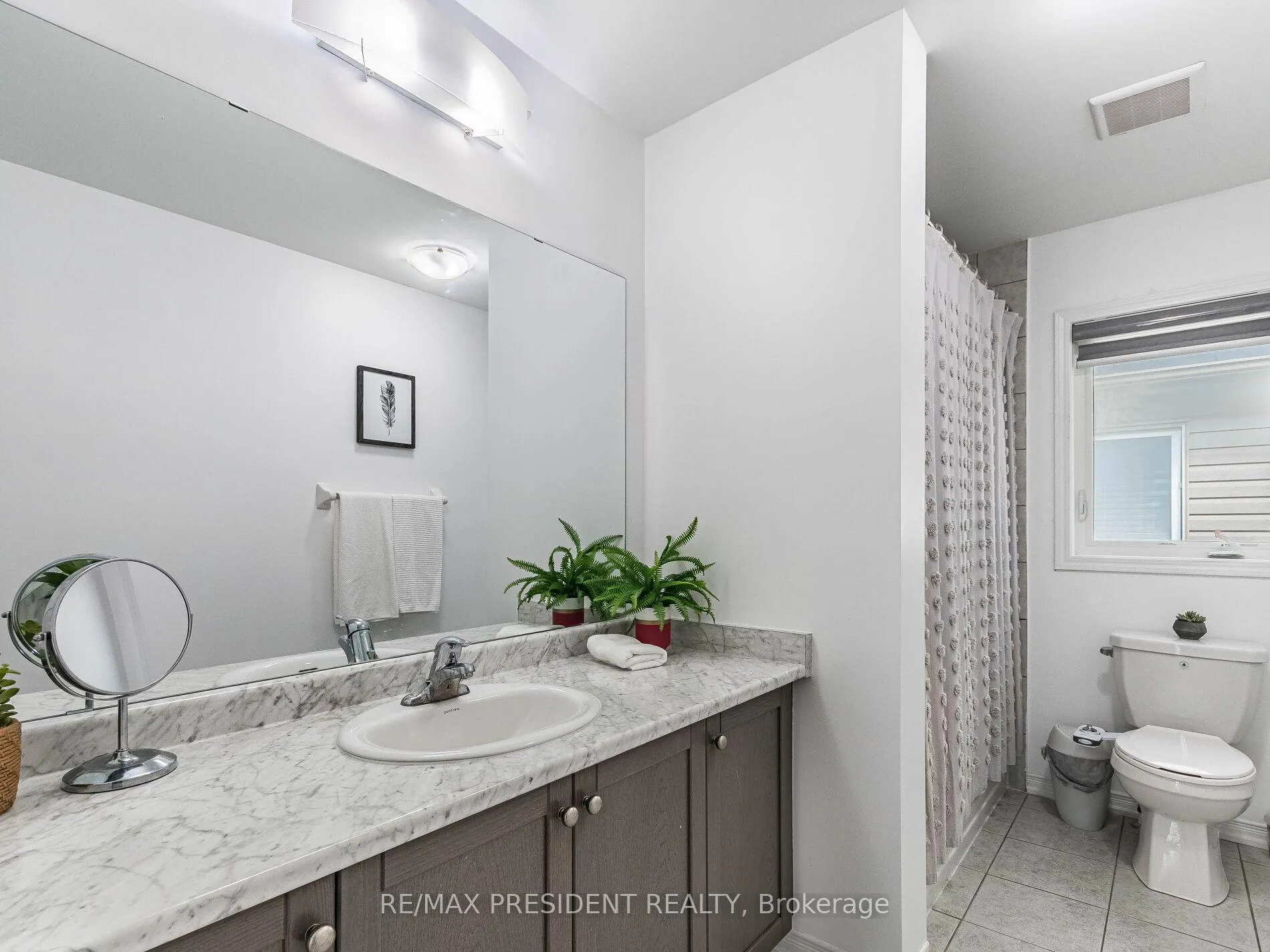 Photo 35 of 161 Munro Circle E, Brantford — HOMEH