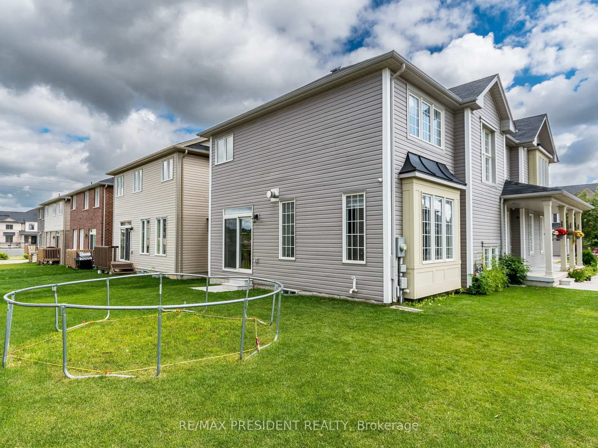 Photo 38 of 161 Munro Circle E, Brantford — HOMEH
