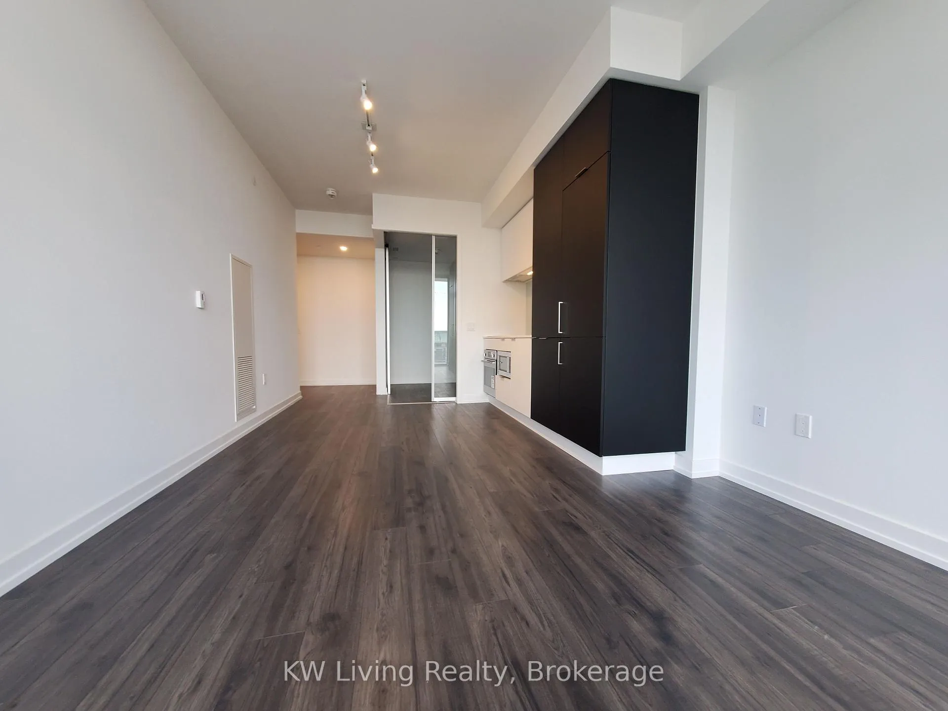Photo 2 of Unit 2504, 33 Helendale Avenue, Toronto, Yonge-Eglinton — HOMEH