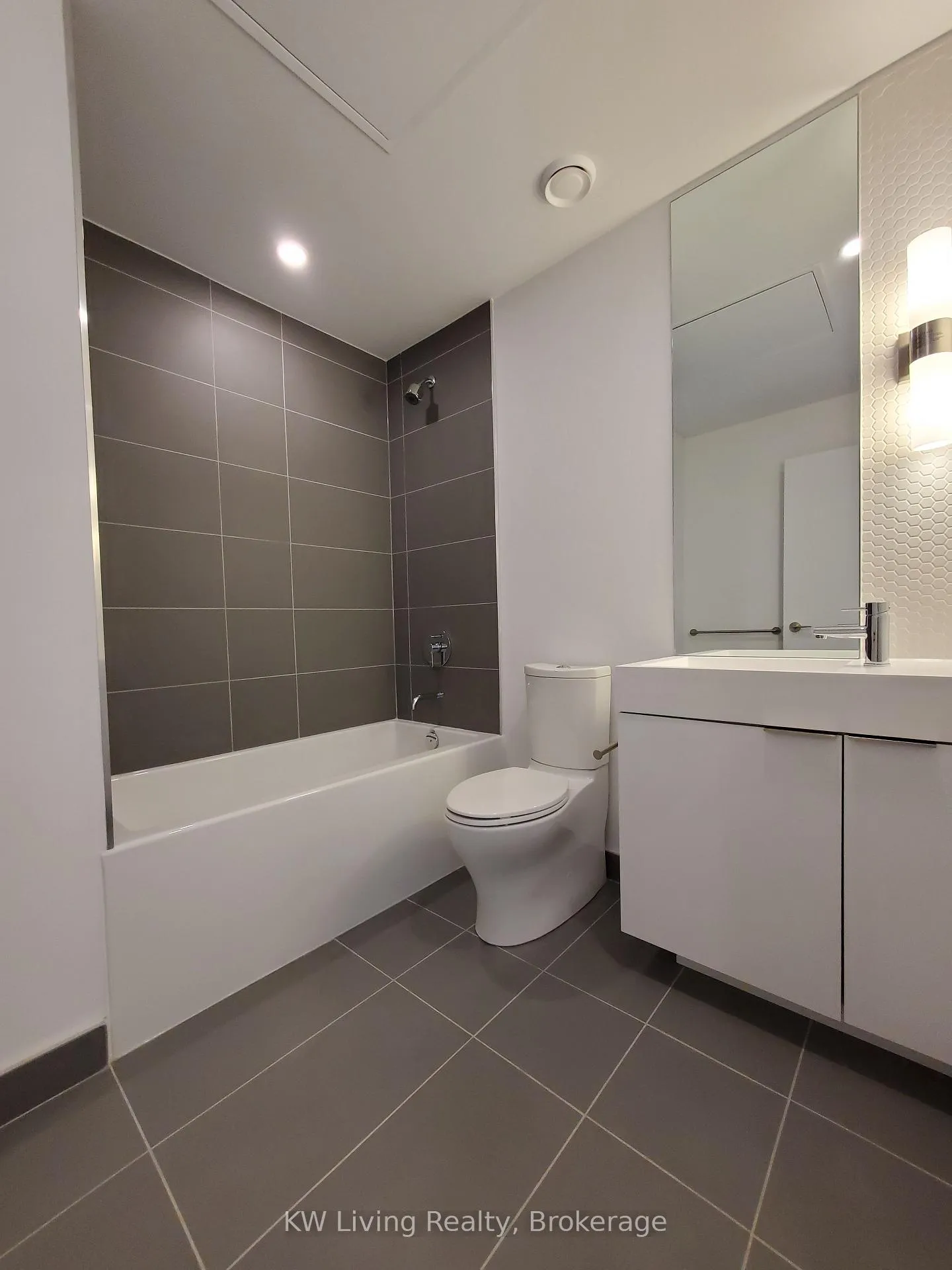 Photo 9 of Unit 2504, 33 Helendale Avenue, Toronto, Yonge-Eglinton — HOMEH