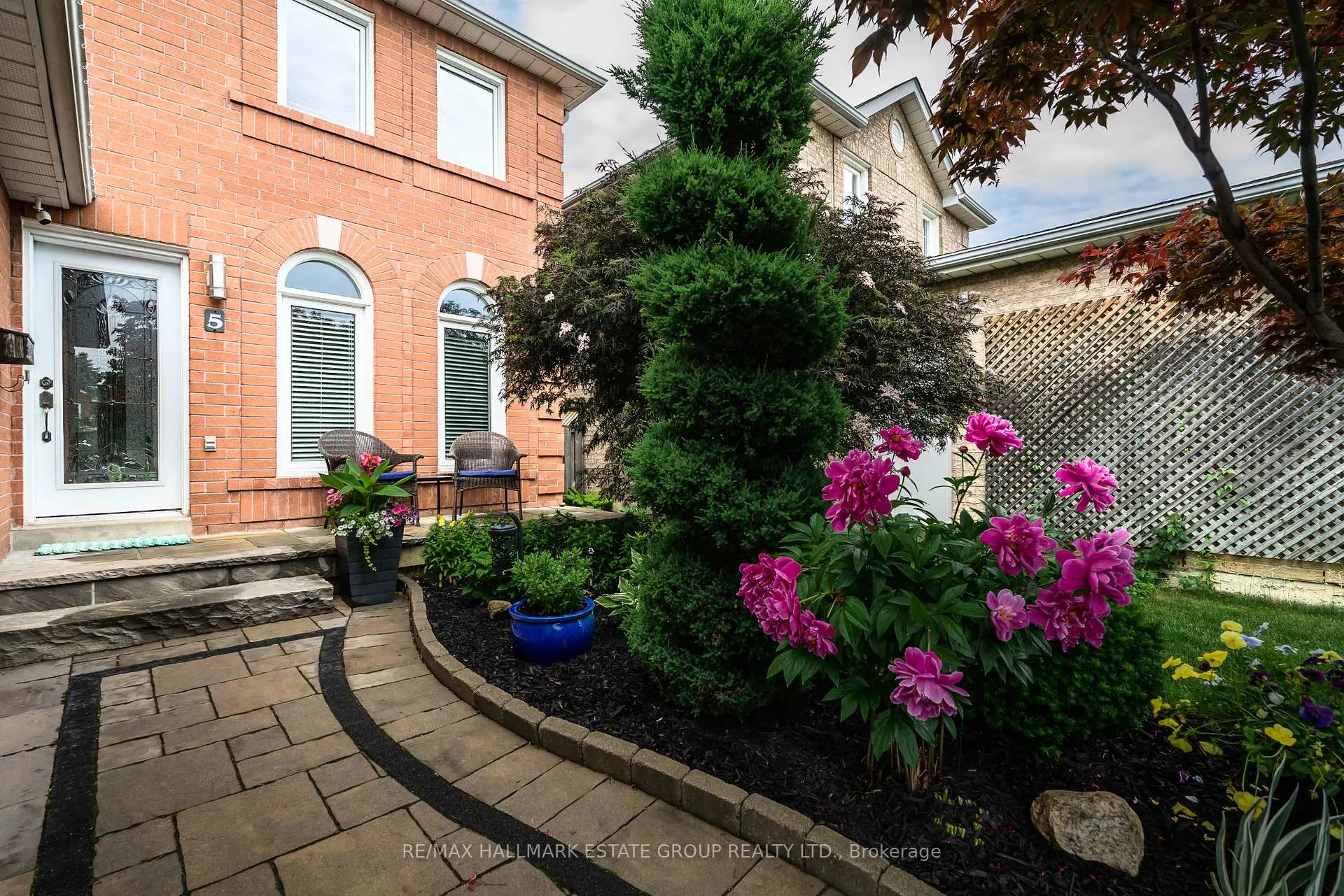 Photo 4 of 5 Cochrane Avenue, Brampton, Heart Lake East — HOMEH