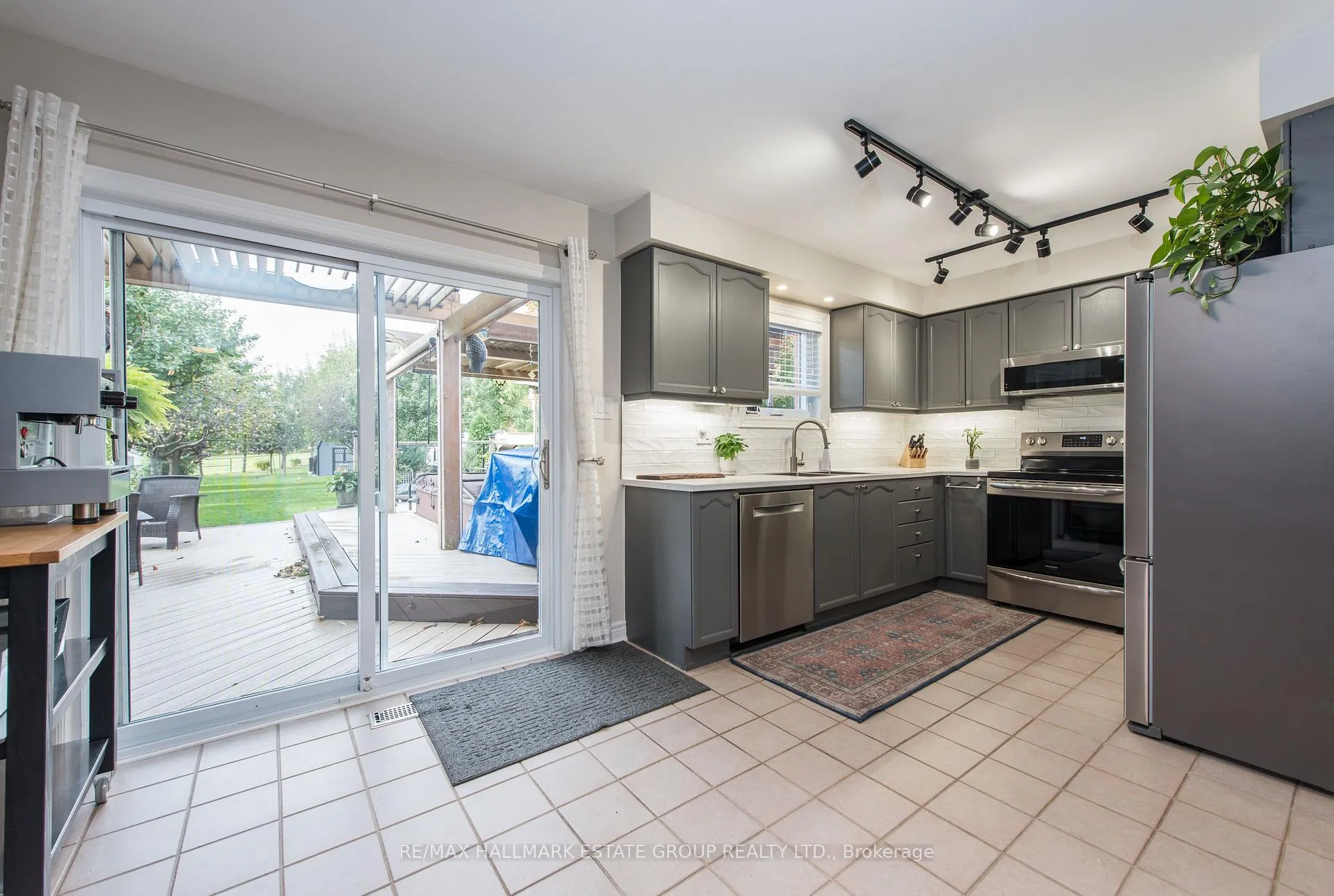 Photo 11 of 5 Cochrane Avenue, Brampton, Heart Lake East — HOMEH