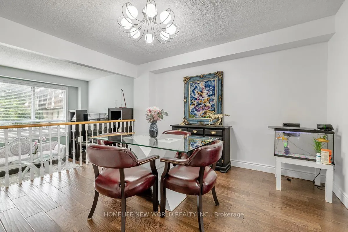Photo 7 of 61 Poplar Crescent, Aurora, Aurora Highlands — HOMEH