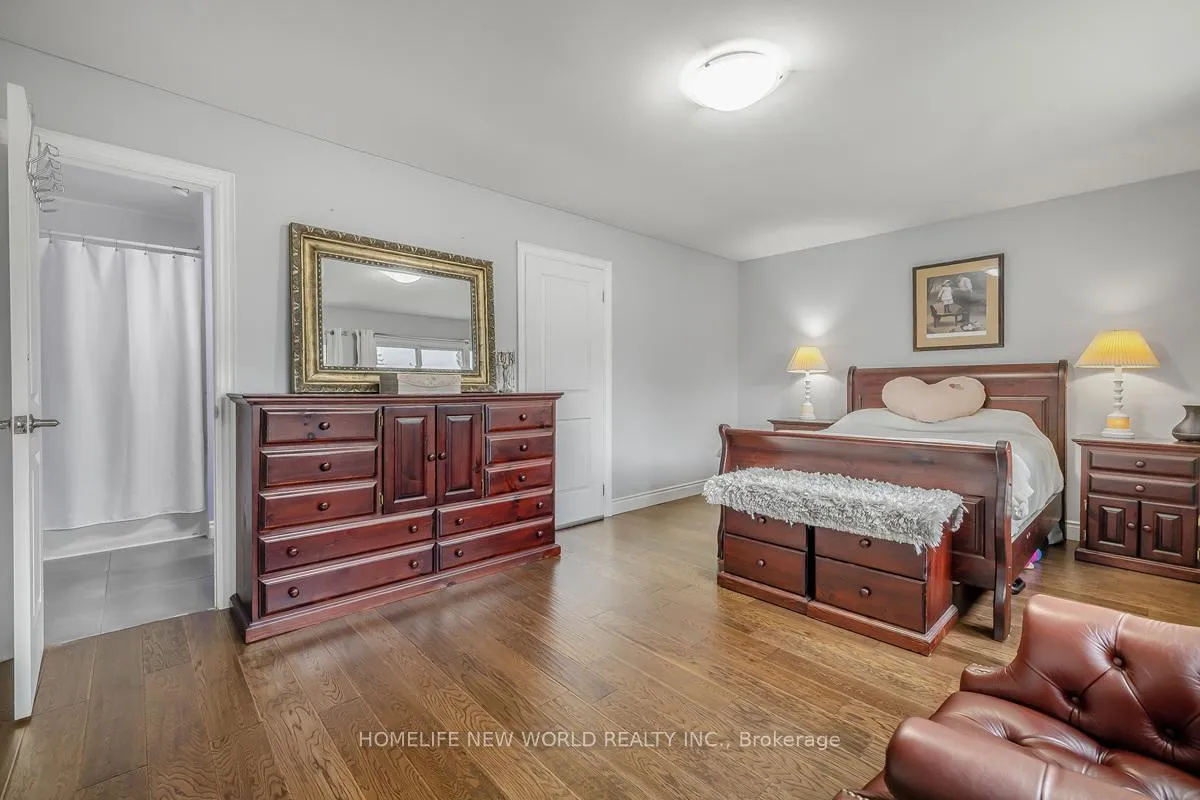 Photo 13 of 61 Poplar Crescent, Aurora, Aurora Highlands — HOMEH