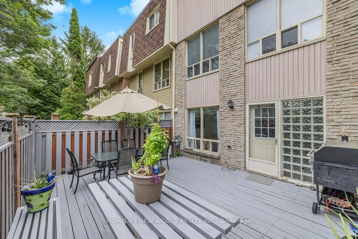 Photo 21 of 61 Poplar Crescent, Aurora, Aurora Highlands — HOMEH
