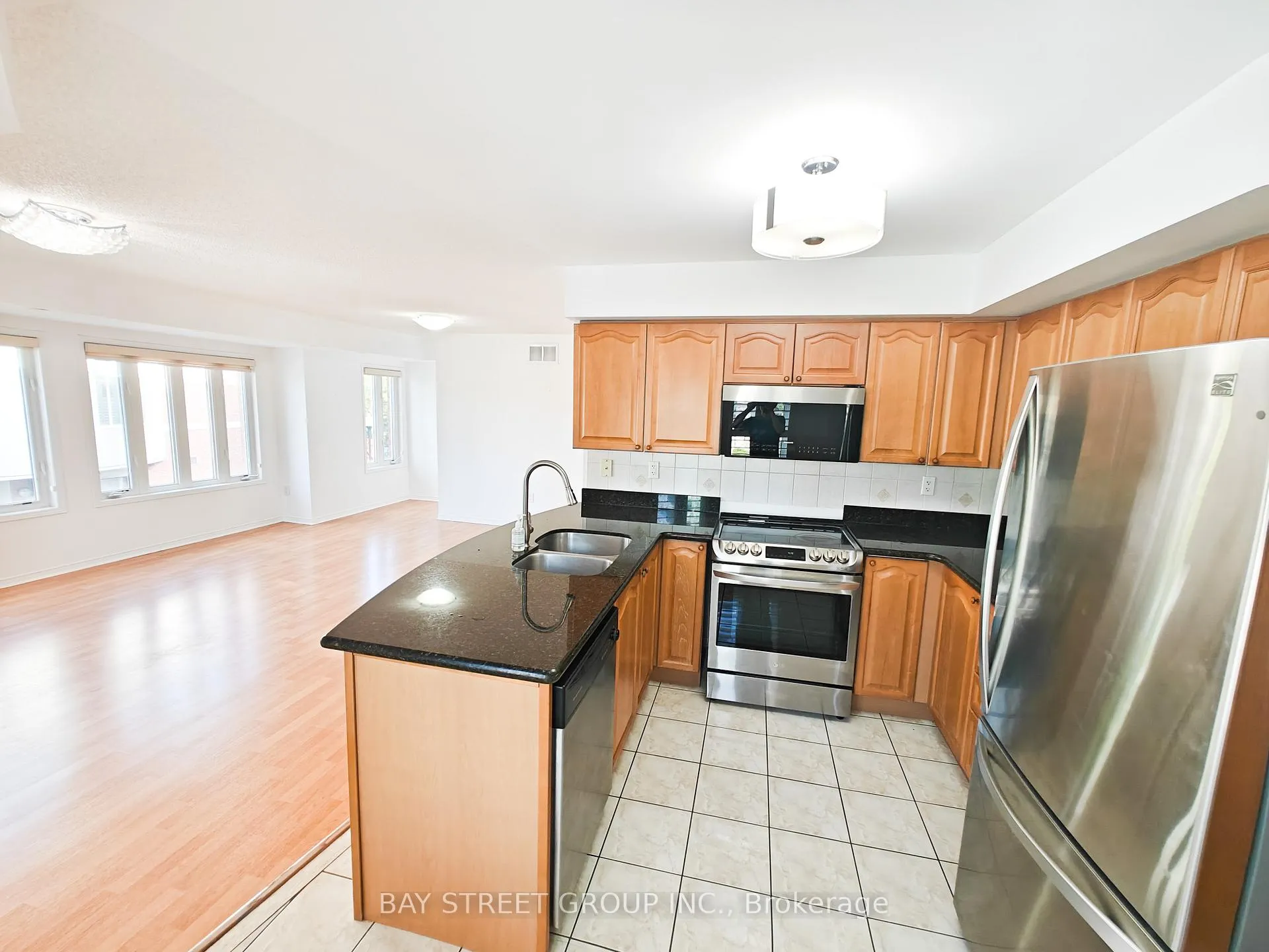 Photo 6 of Unit 212, 308 John Street, Markham, Aileen-Willowbrook — HOMEH