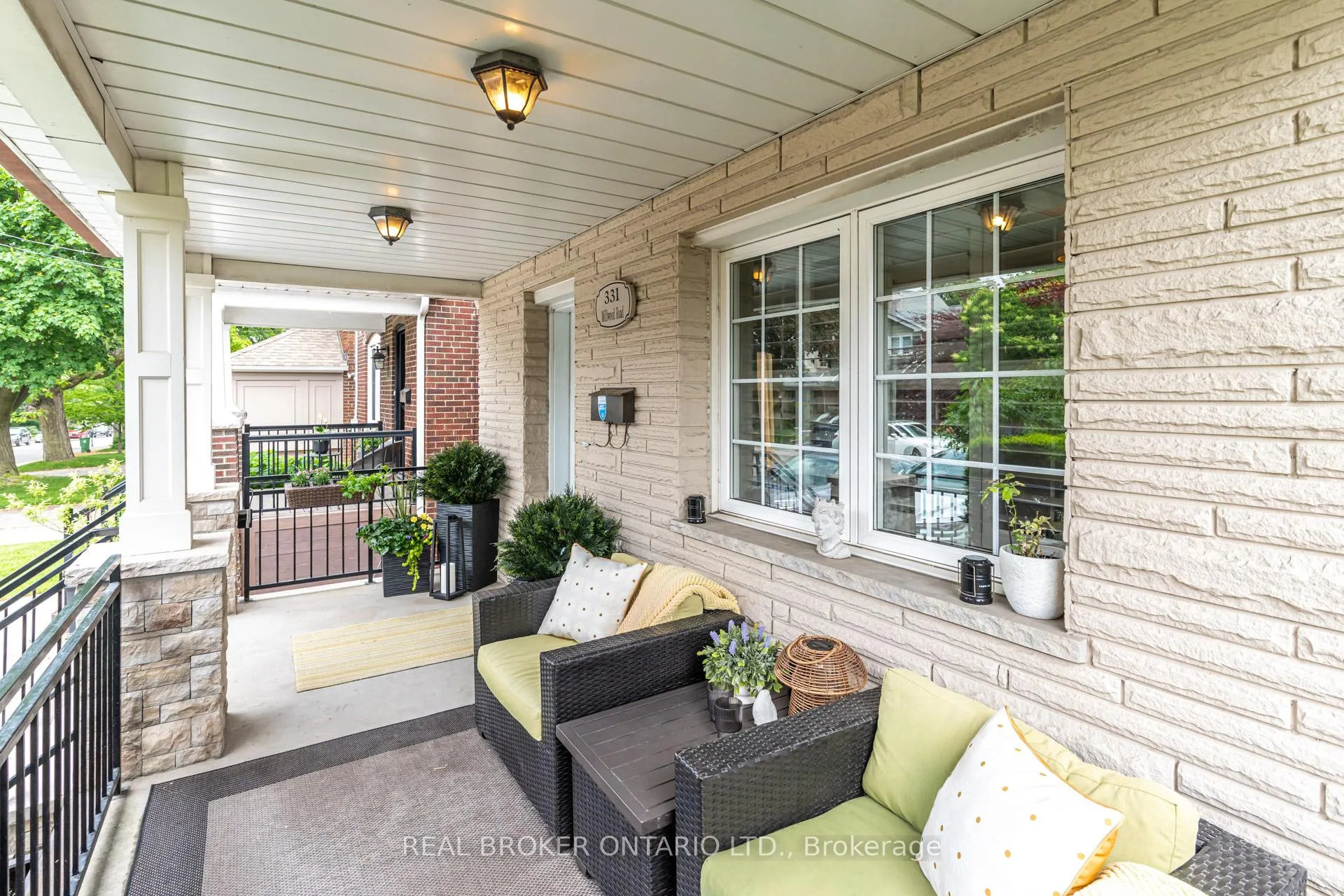 Photo 3 of 331 Millwood Road, Toronto, Mount Pleasant East — HOMEH