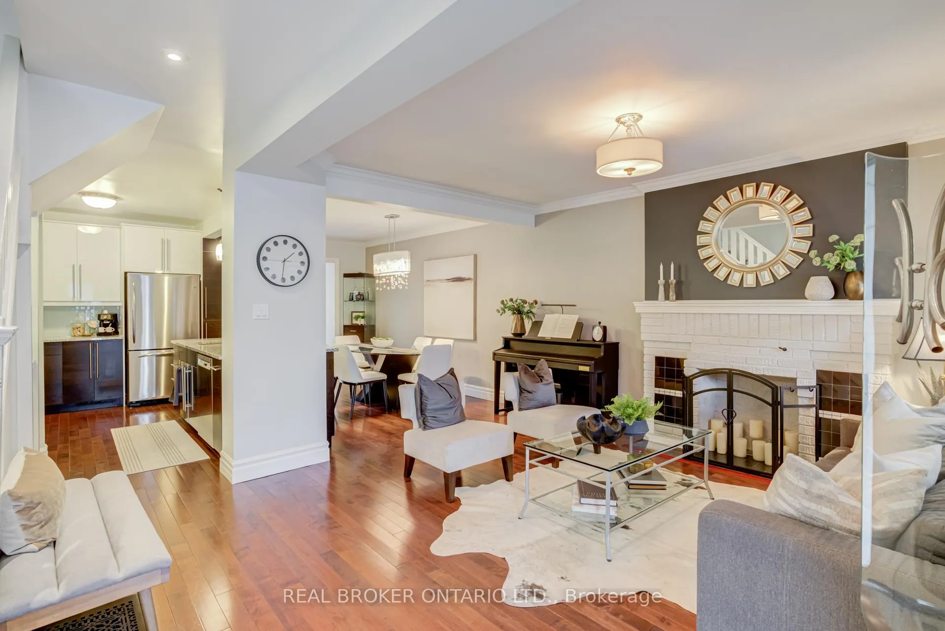Photo 4 of 331 Millwood Road, Toronto, Mount Pleasant East — HOMEH