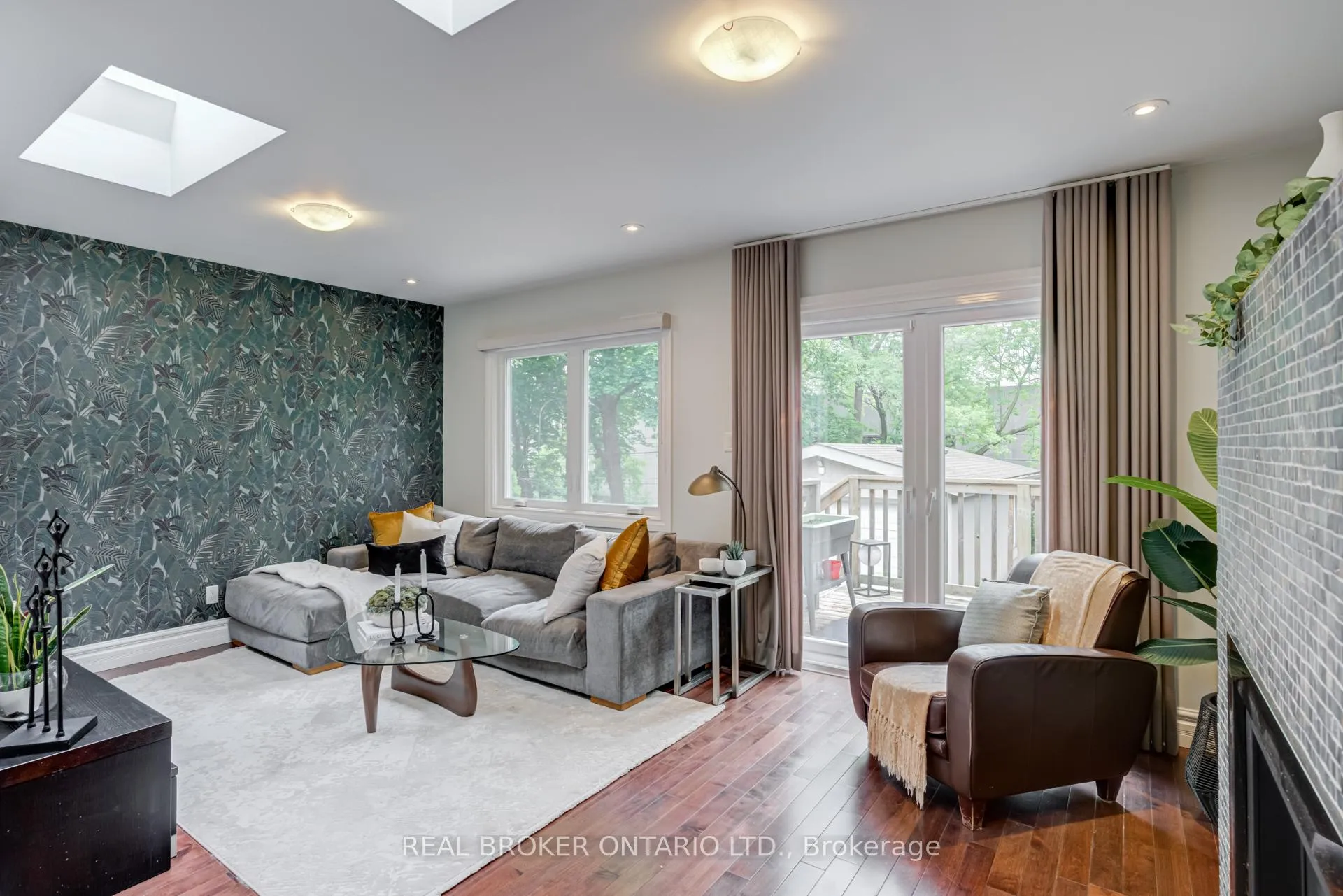 Photo 16 of 331 Millwood Road, Toronto, Mount Pleasant East — HOMEH
