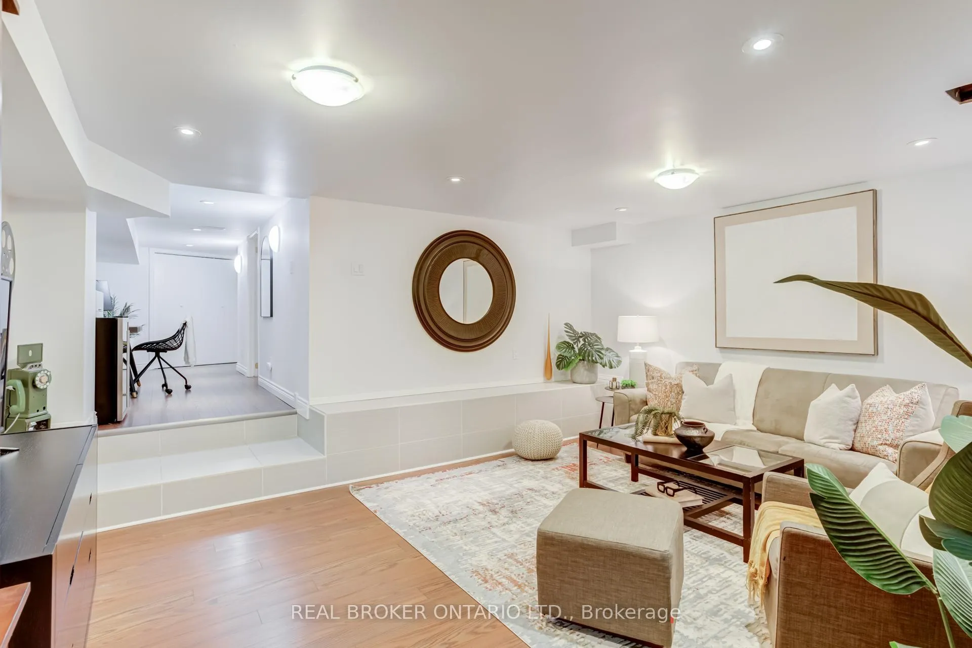 Photo 33 of 331 Millwood Road, Toronto, Mount Pleasant East — HOMEH