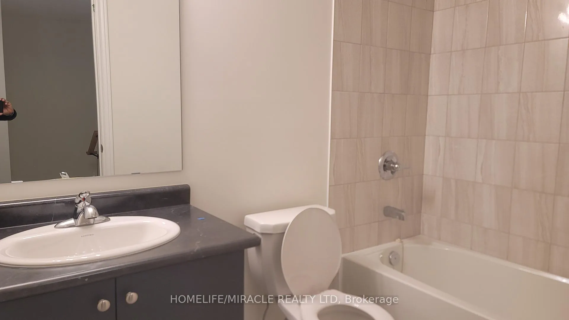 Photo 11 of 22 Vickers Road, Hamilton, Mount Hope — HOMEH