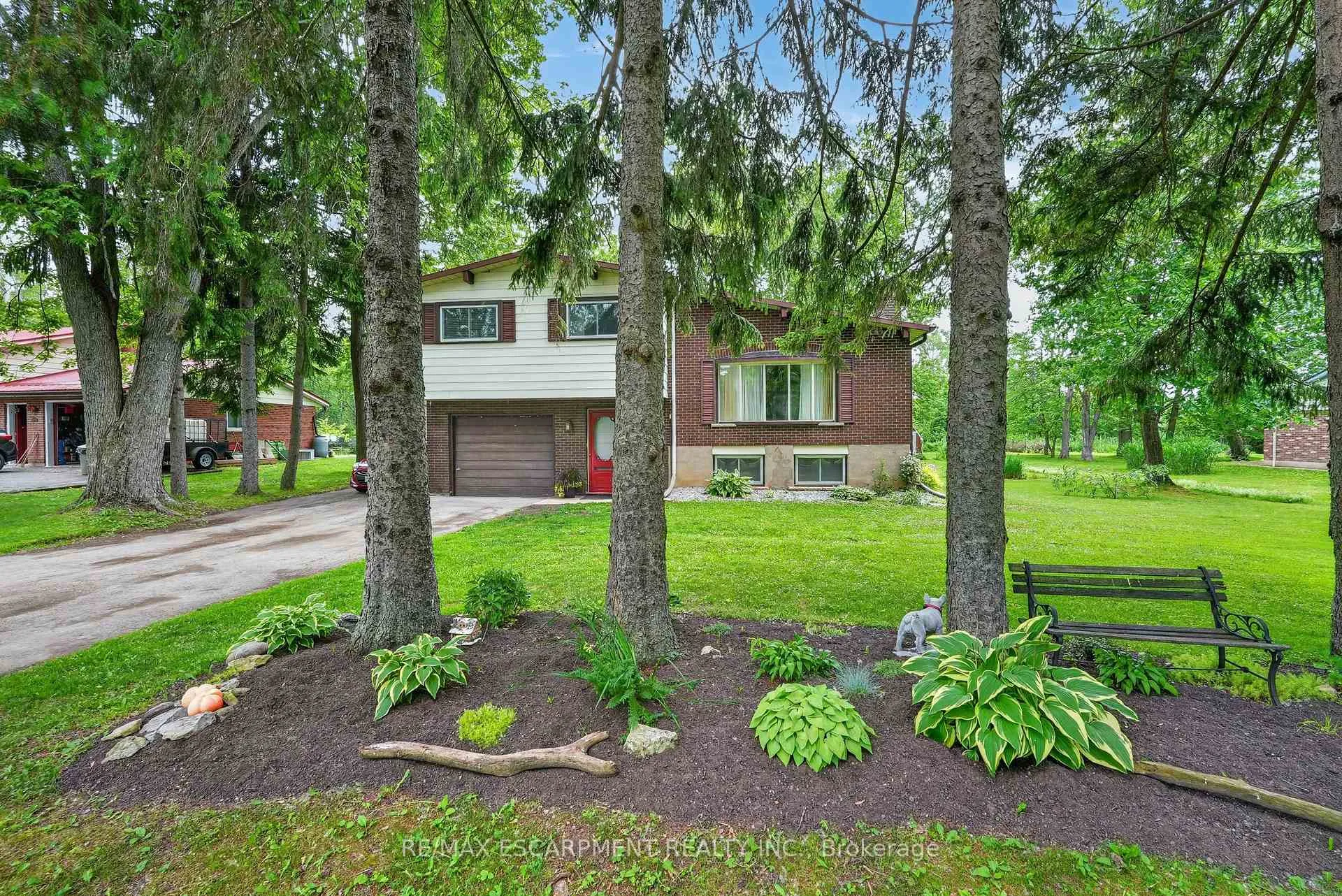 Photo 3 of 124 Mumby Road, Haldimand, Dunnville — HOMEH