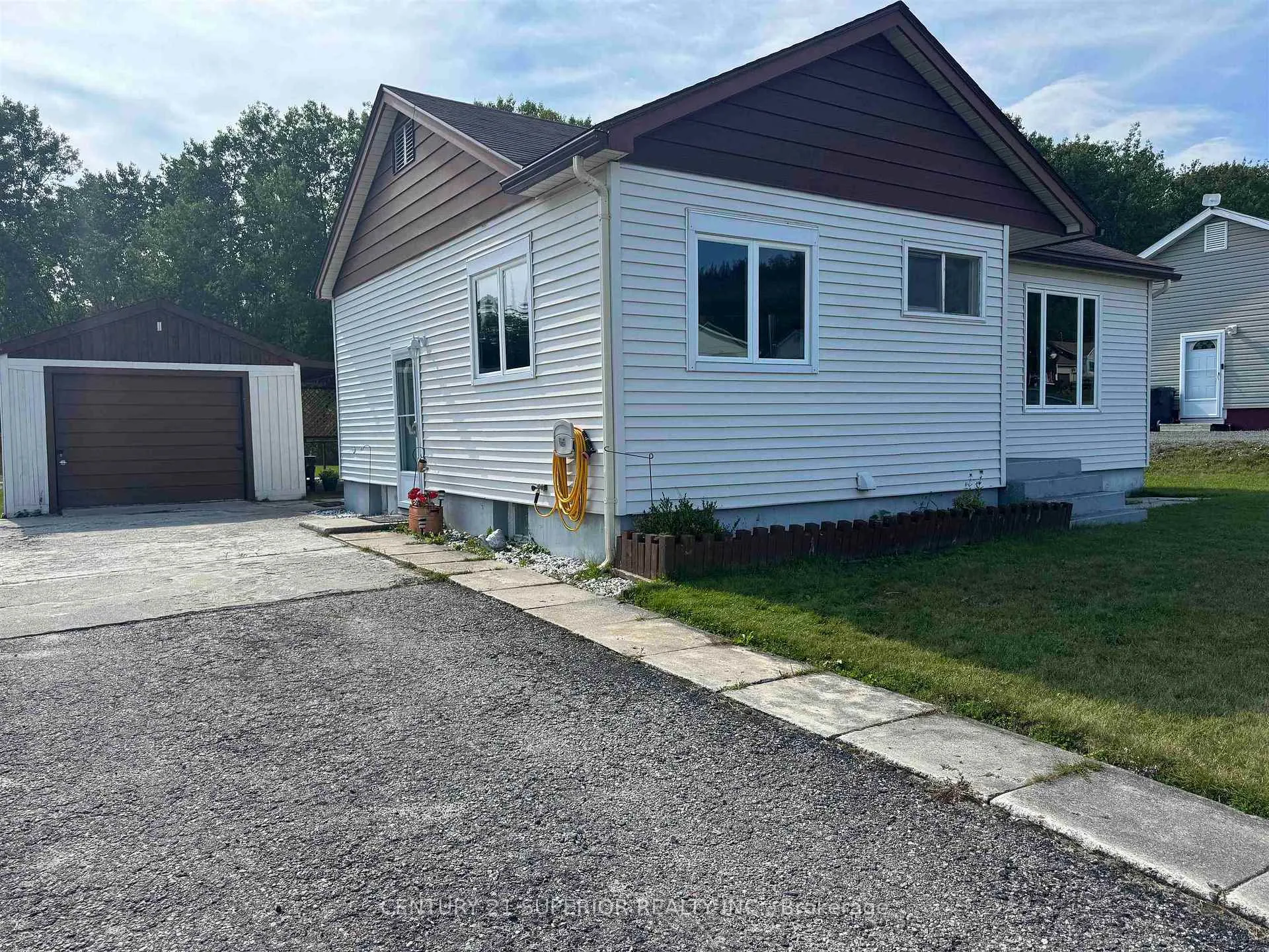 Photo 3 of 115 Warbler Drive, Manitouwadge — HOMEH