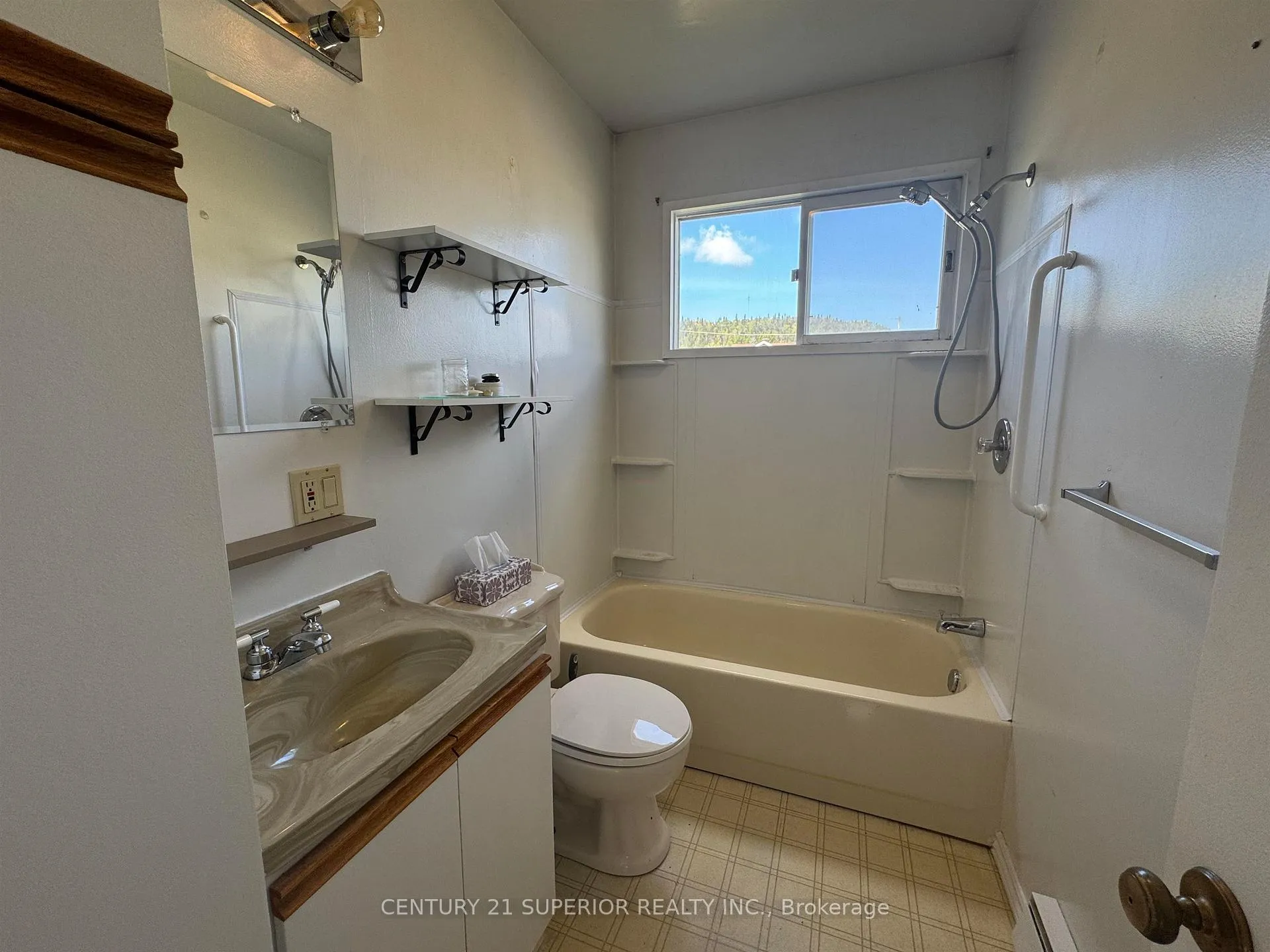 Photo 14 of 115 Warbler Drive, Manitouwadge — HOMEH
