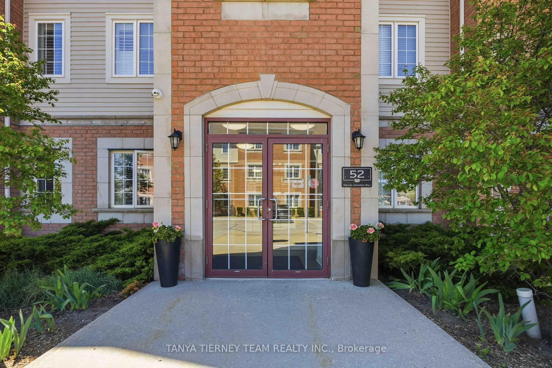 Photo 4 of Unit 307, 52 Harvey Johnston Way, Whitby, Brooklin — HOMEH