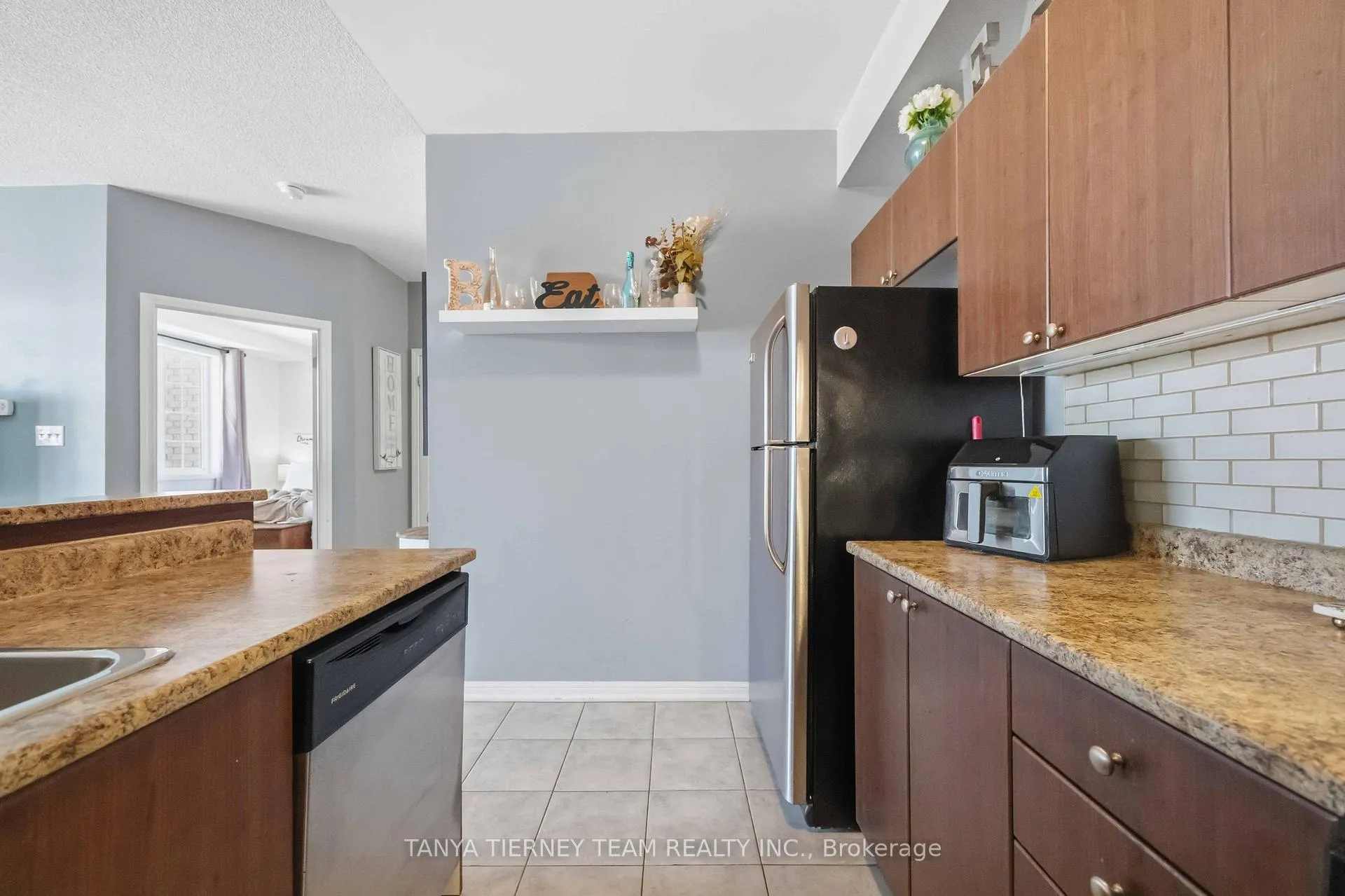 Photo 13 of Unit 307, 52 Harvey Johnston Way, Whitby, Brooklin — HOMEH